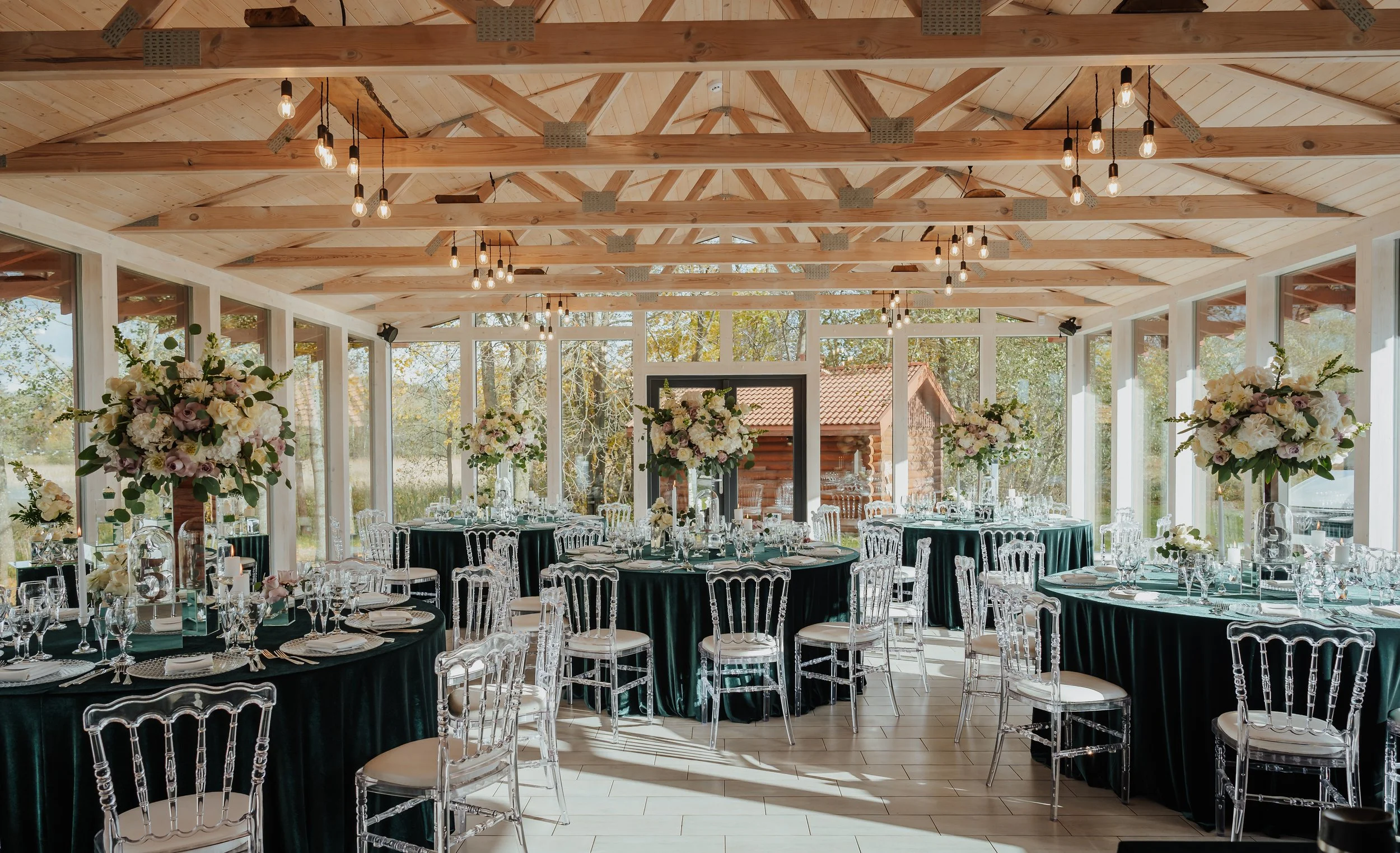 beautiful-luxurious-wedding-ceremony-hall.jpg