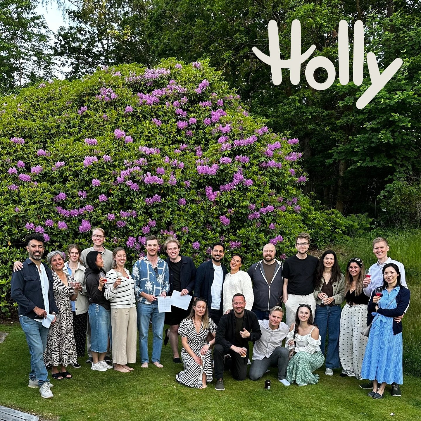 Trevlig midsommar &ouml;nskar Holly Tech 🌸 🌿 🤍

#hollytech #beholly #imholly #systemutvecklare #itkonsulter