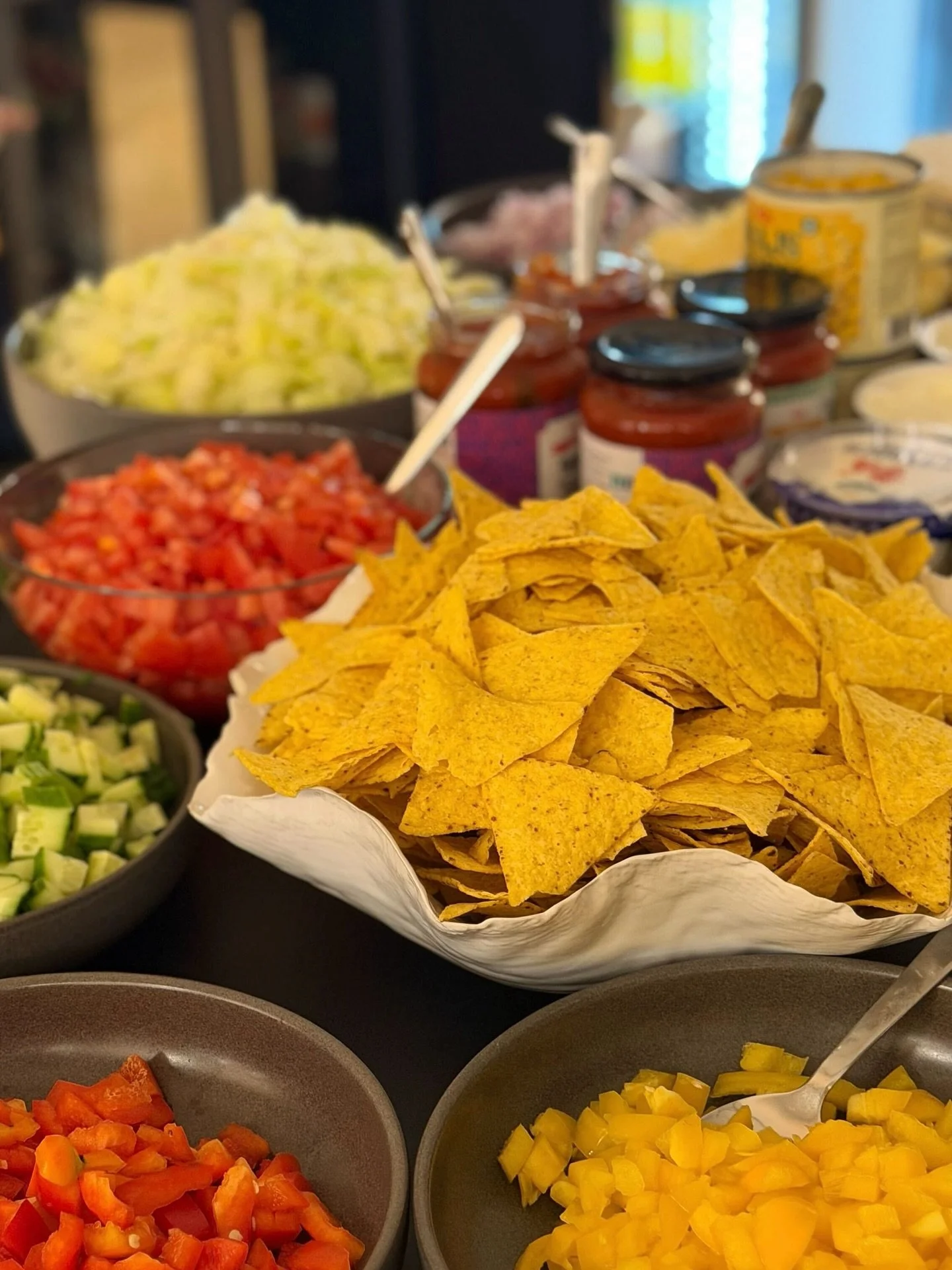 Holly Topics goes LazyGit!

I onsdags hade vi bes&ouml;k av Jim Aho som kom och visade varf&ouml;r han &auml;lskar LazyGit, en terminalbaserad gitklient som g&ouml;r versionhantering b&aring;de enklare och roligare. En inspirerande och hands-on genom