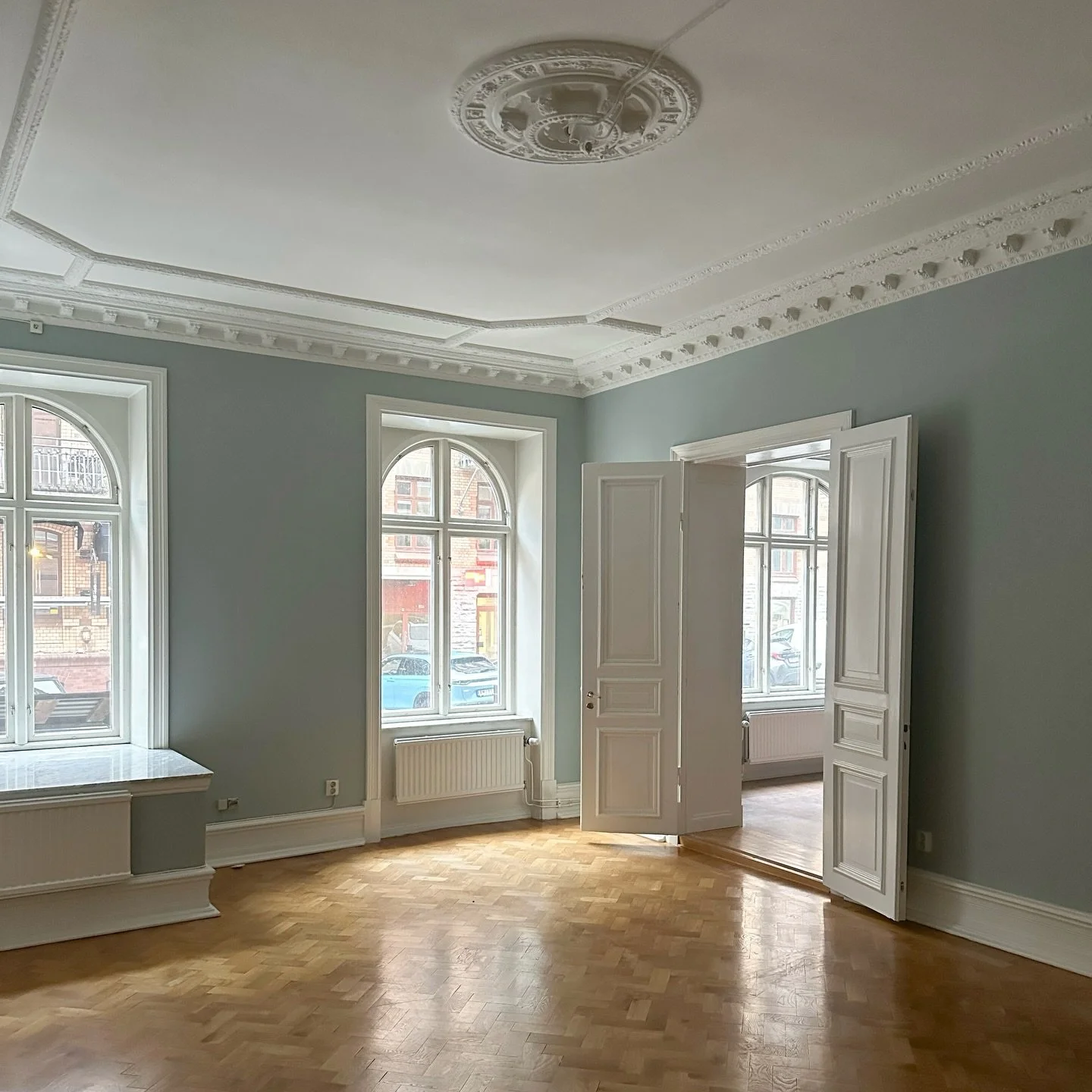 Vi har haft en hemlighet 📦

N&aring;v&auml;l, varken Emma eller Ann-Sofie har varit s&aring; duktiga p&aring; att bevara den, men det blir l&auml;tt s&aring; n&auml;r man tycker att hemlisen &auml;r v&auml;ldigt kul.

Vi har vuxit ur v&aring;rt mysi