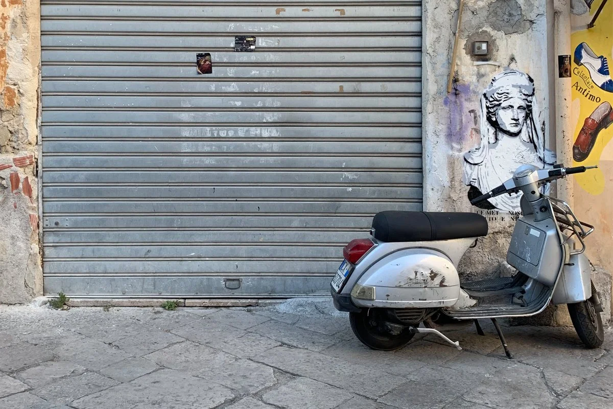 sic_vespa.jpg