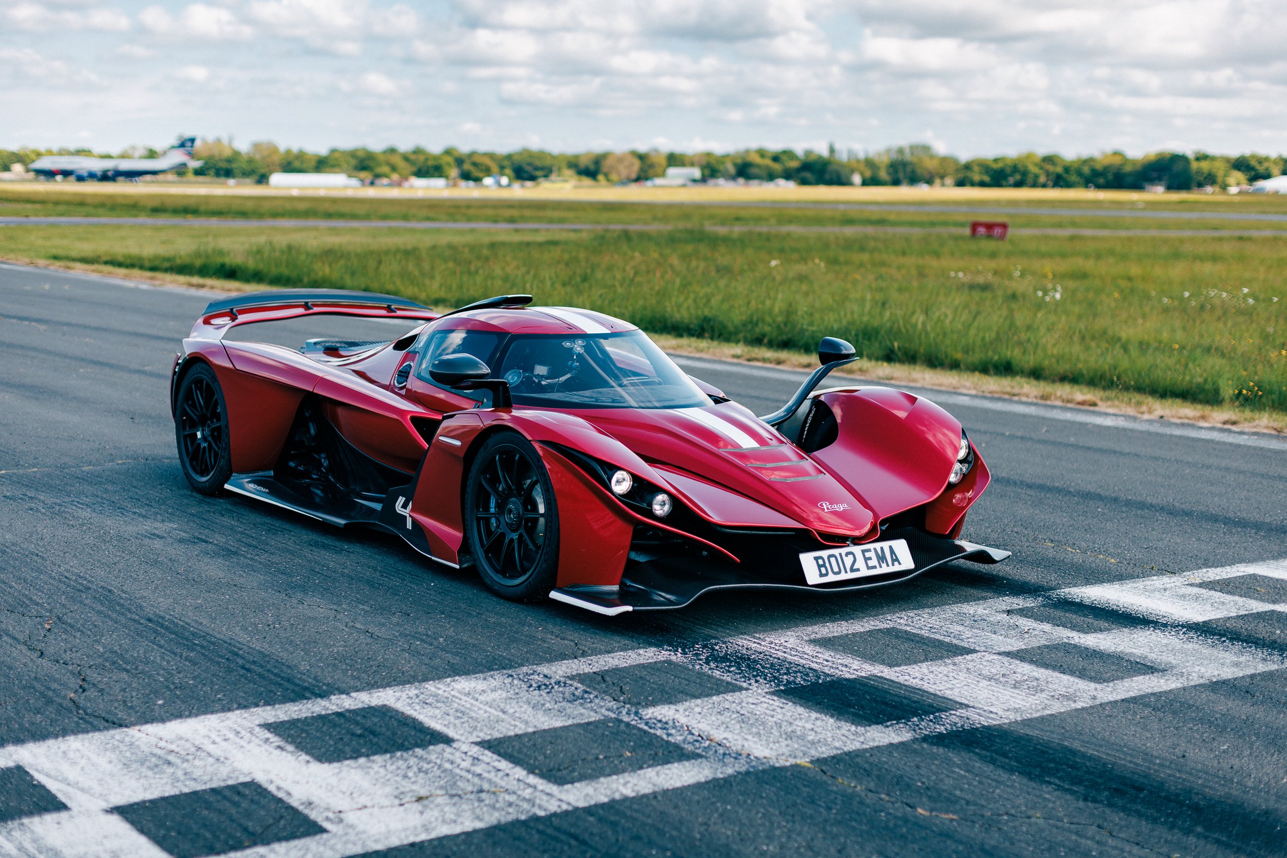 Praga Bohema schlägt zu: Schnellstes reines Verbrennungs-Straßenfahrzeug am Top Gear Track