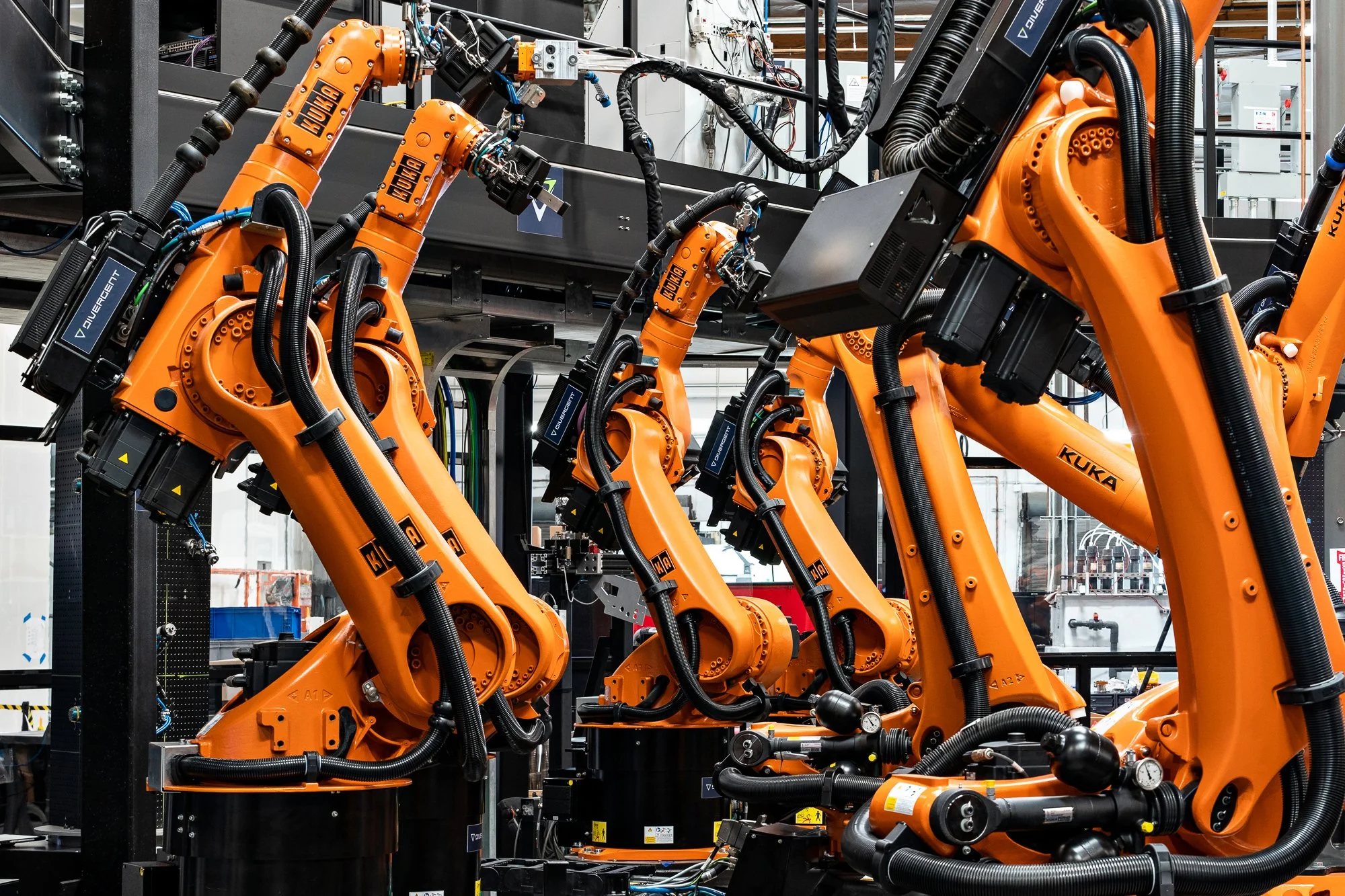 KUKA-Roboter bei Divergent für Hypercar-Produktion