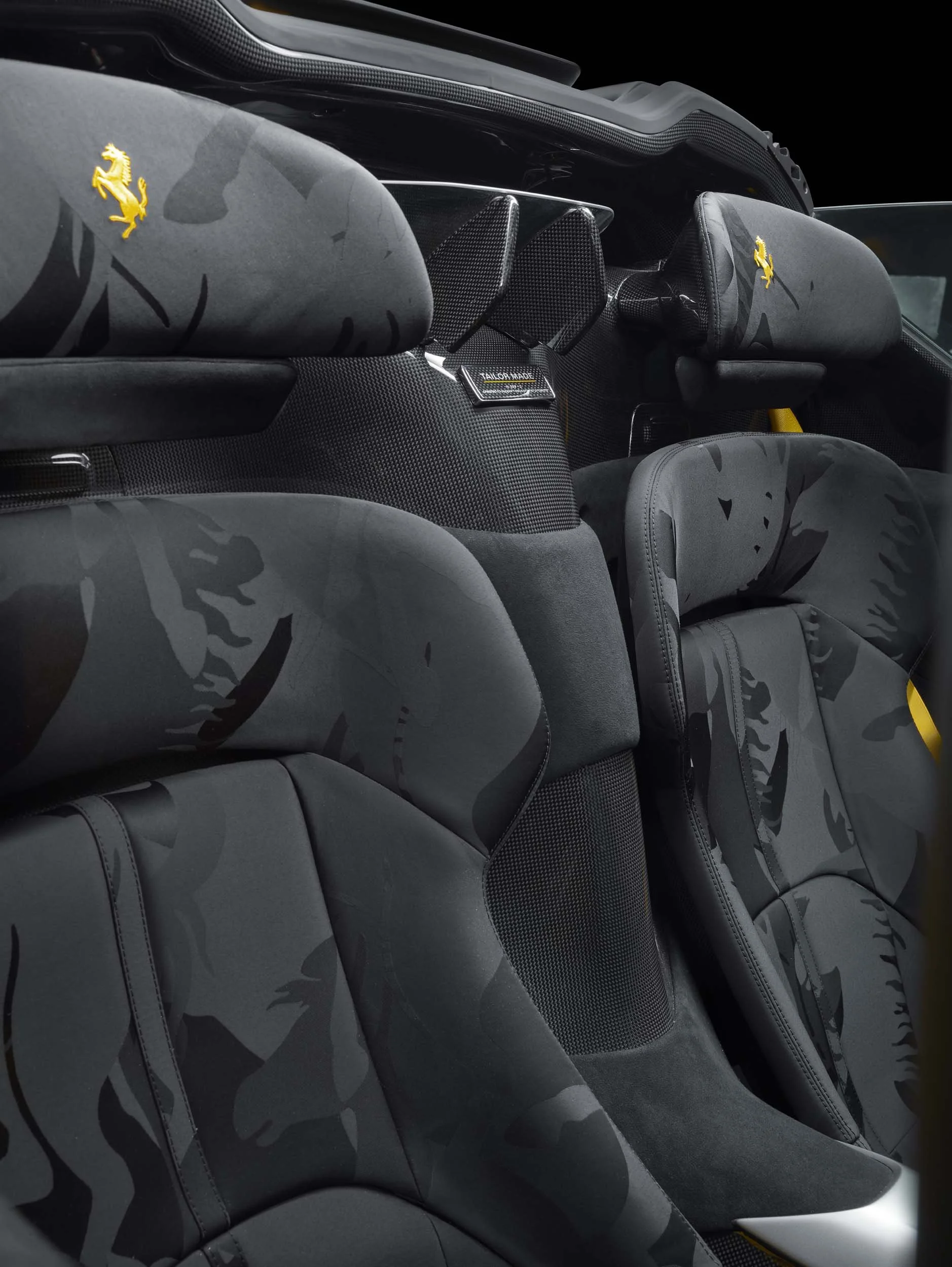 ferrari-daytona-sp3-tailor-made-interieur-sitze.jpg