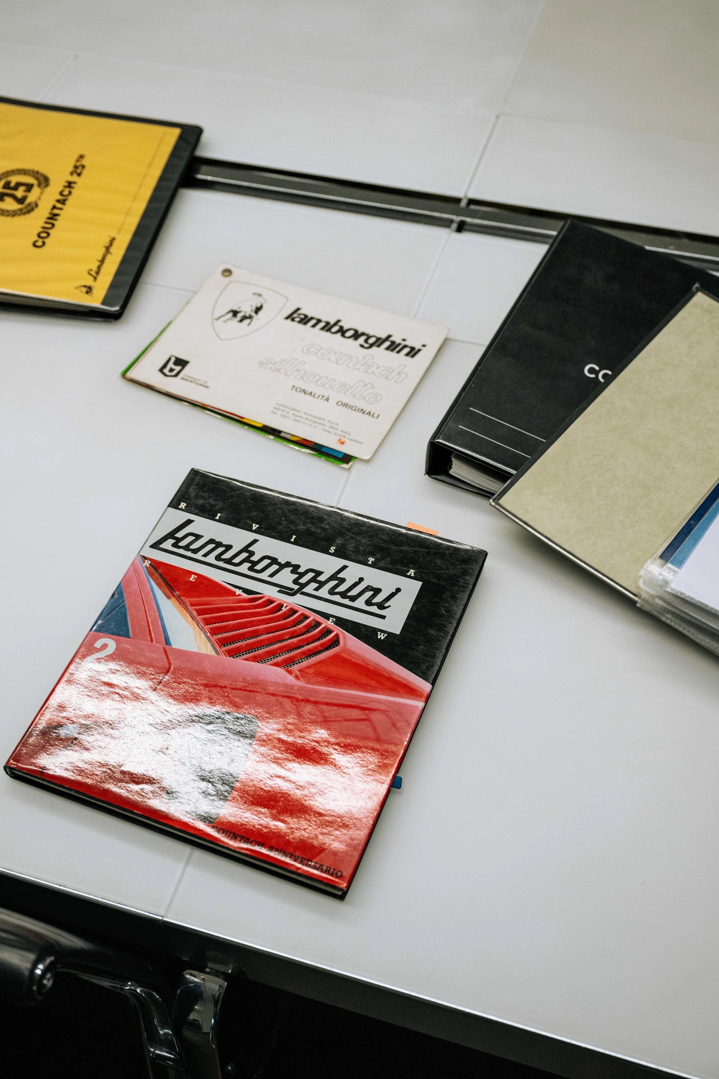 lamborghini-polo-storico-broschueren-handbuecher.png
