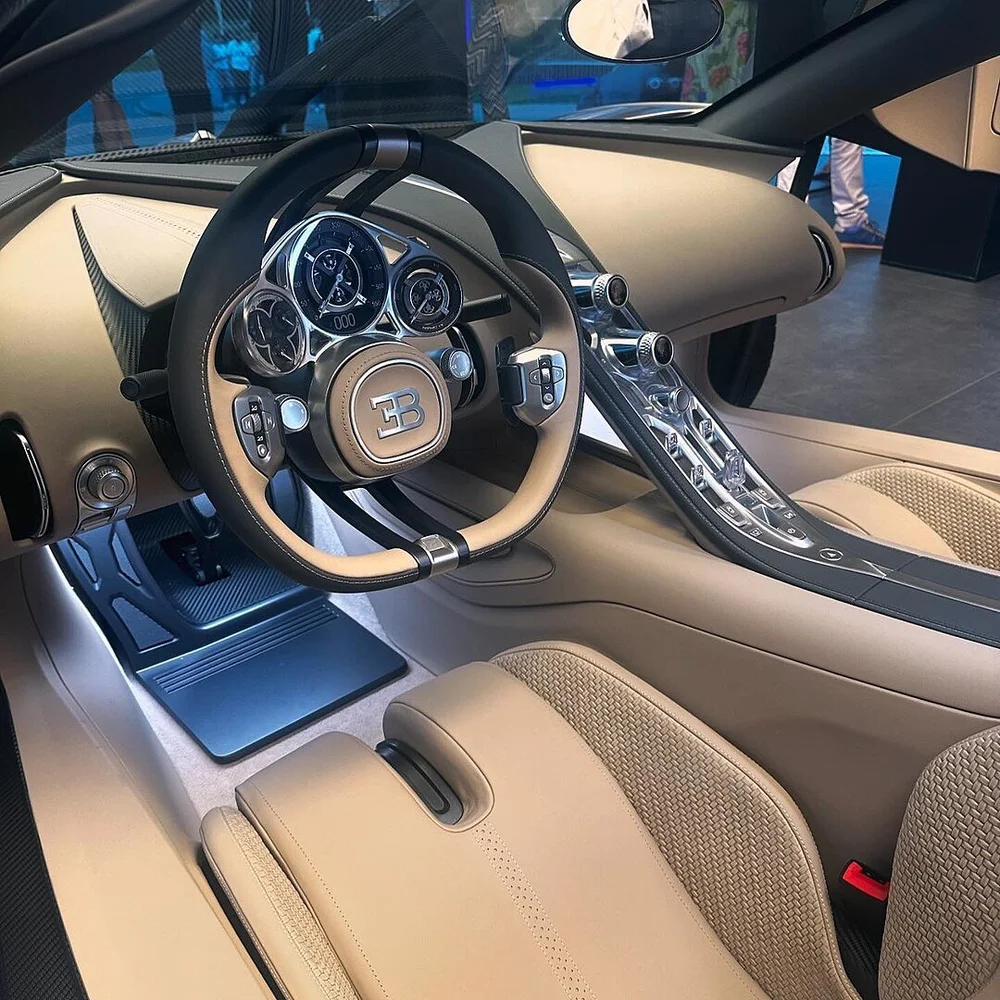 bugatti-tourbillon-interieur.jpg