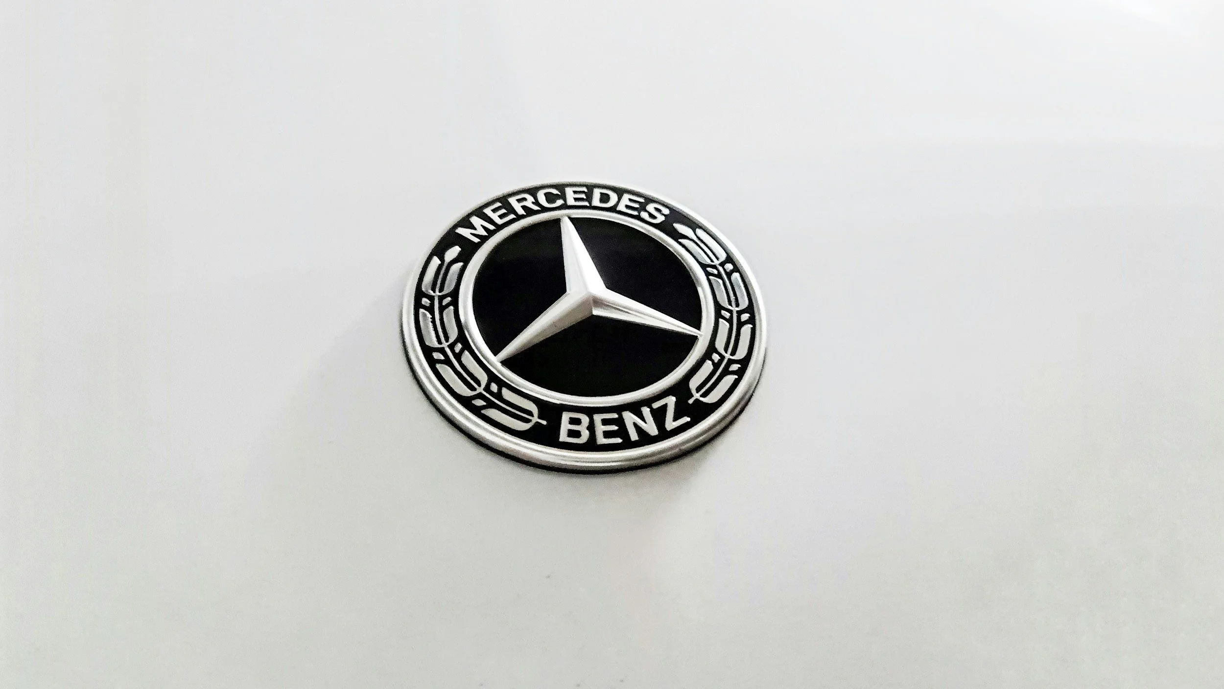 Mercedes-Benz trotzt globalen Herausforderungen: Robuste Finanzergebnisse im Q2 2025 trotz Zöllen und Absatzrückgängen