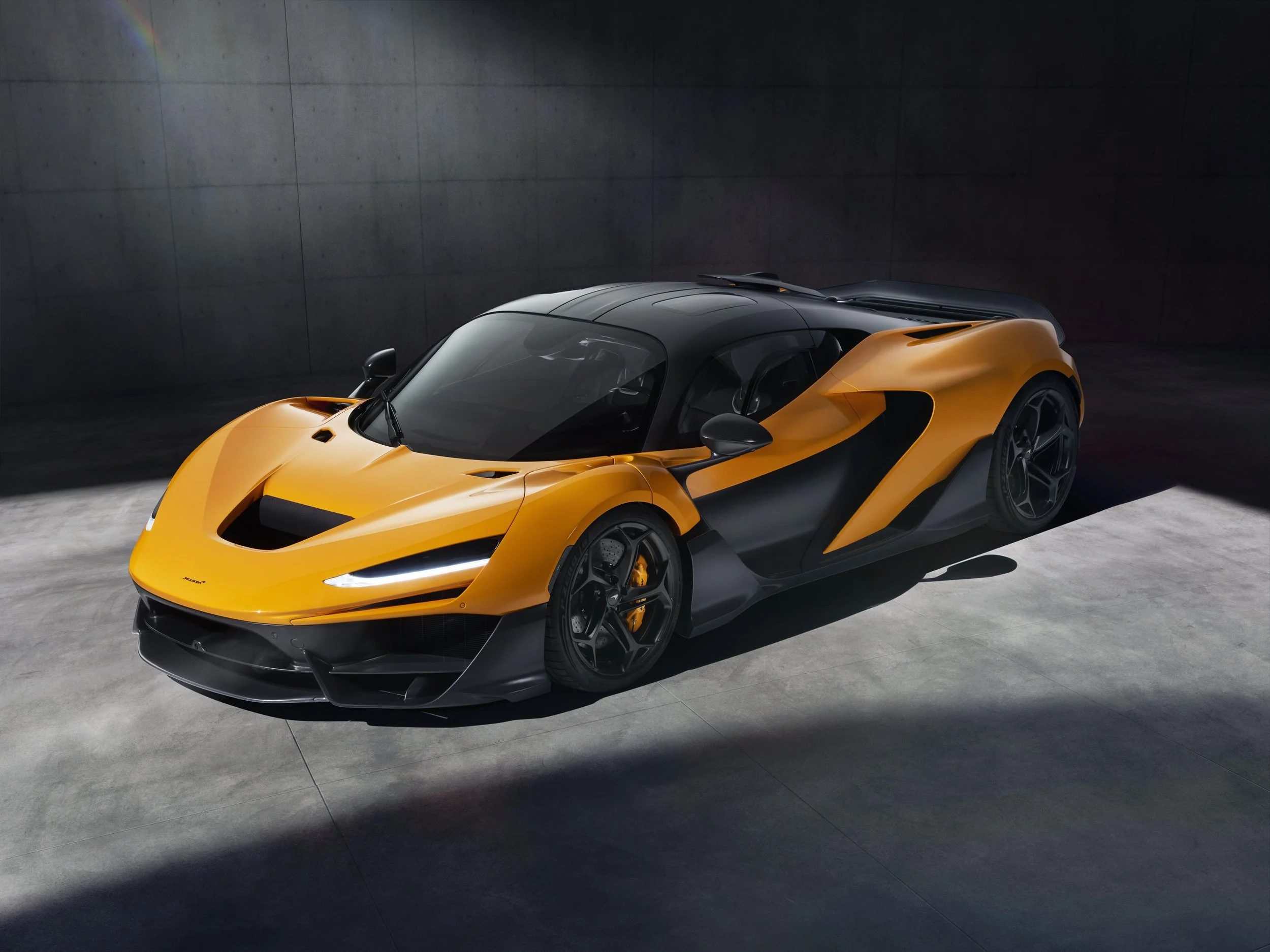 McLaren W1 (1)-min.jpg