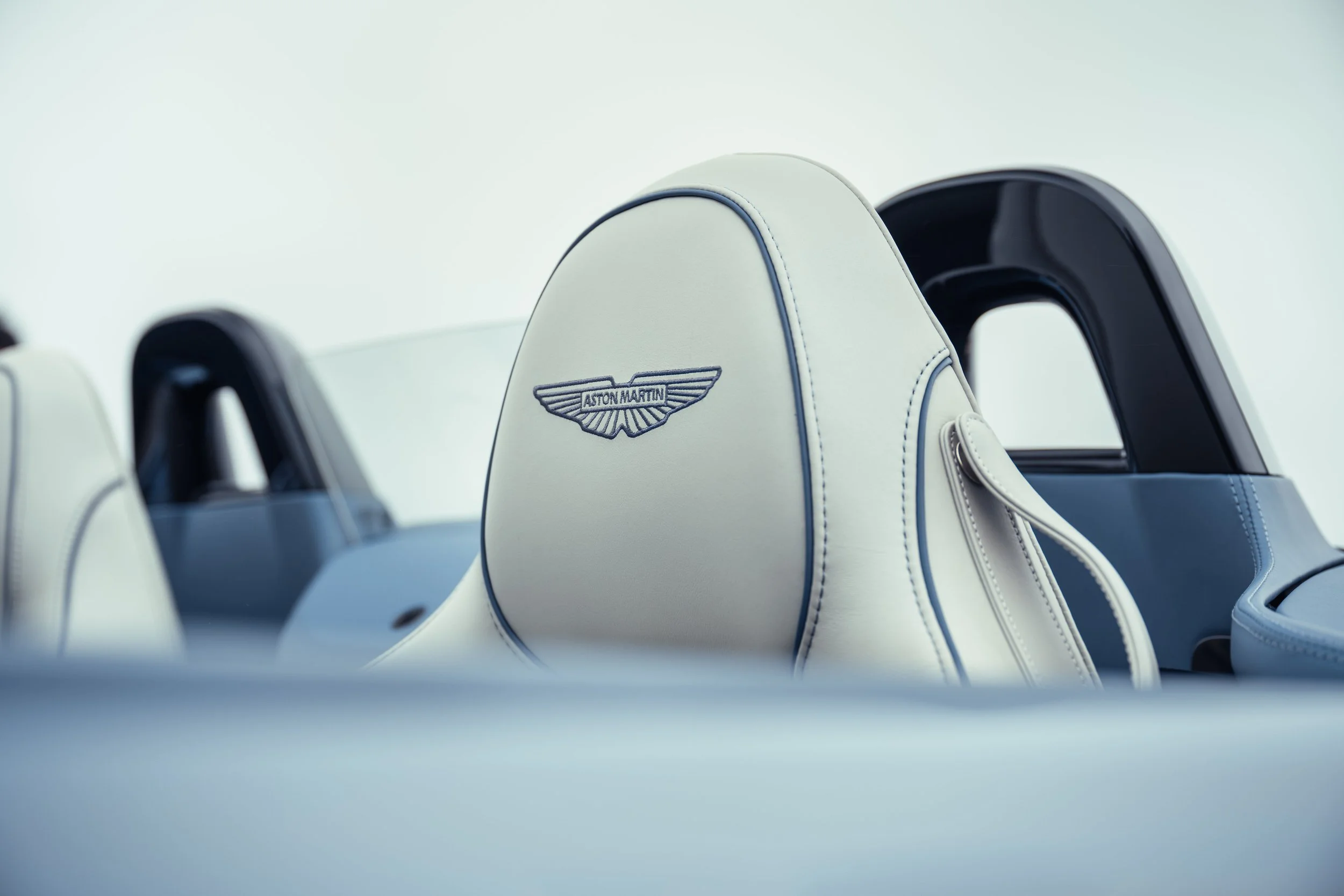 Aston Martin Thrillseeker Collection_Vantage Roadster_3-min.jpg