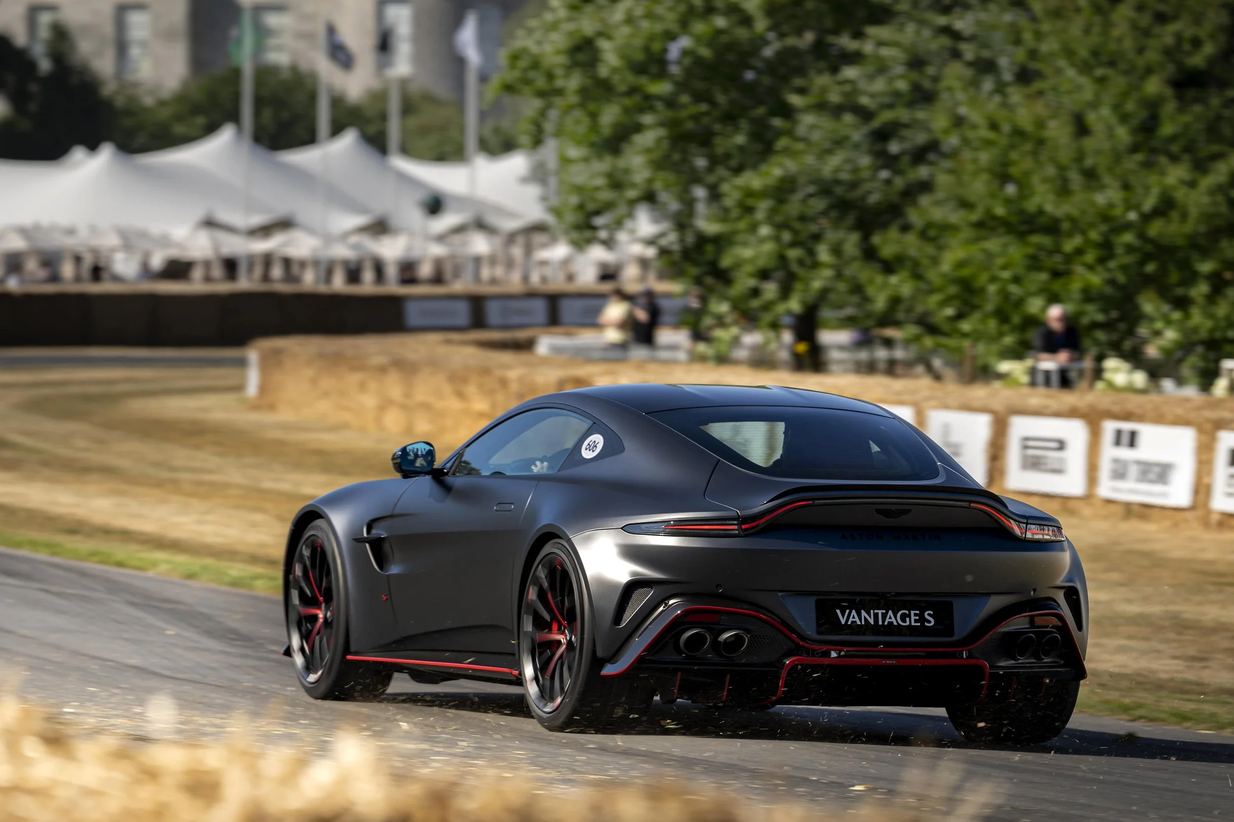 Aston Martin Vantage S_2-min.jpg