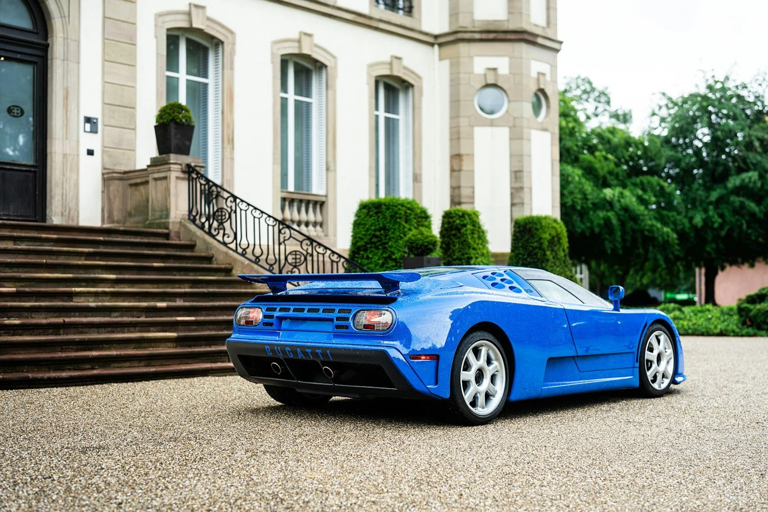 bugatti.jpg