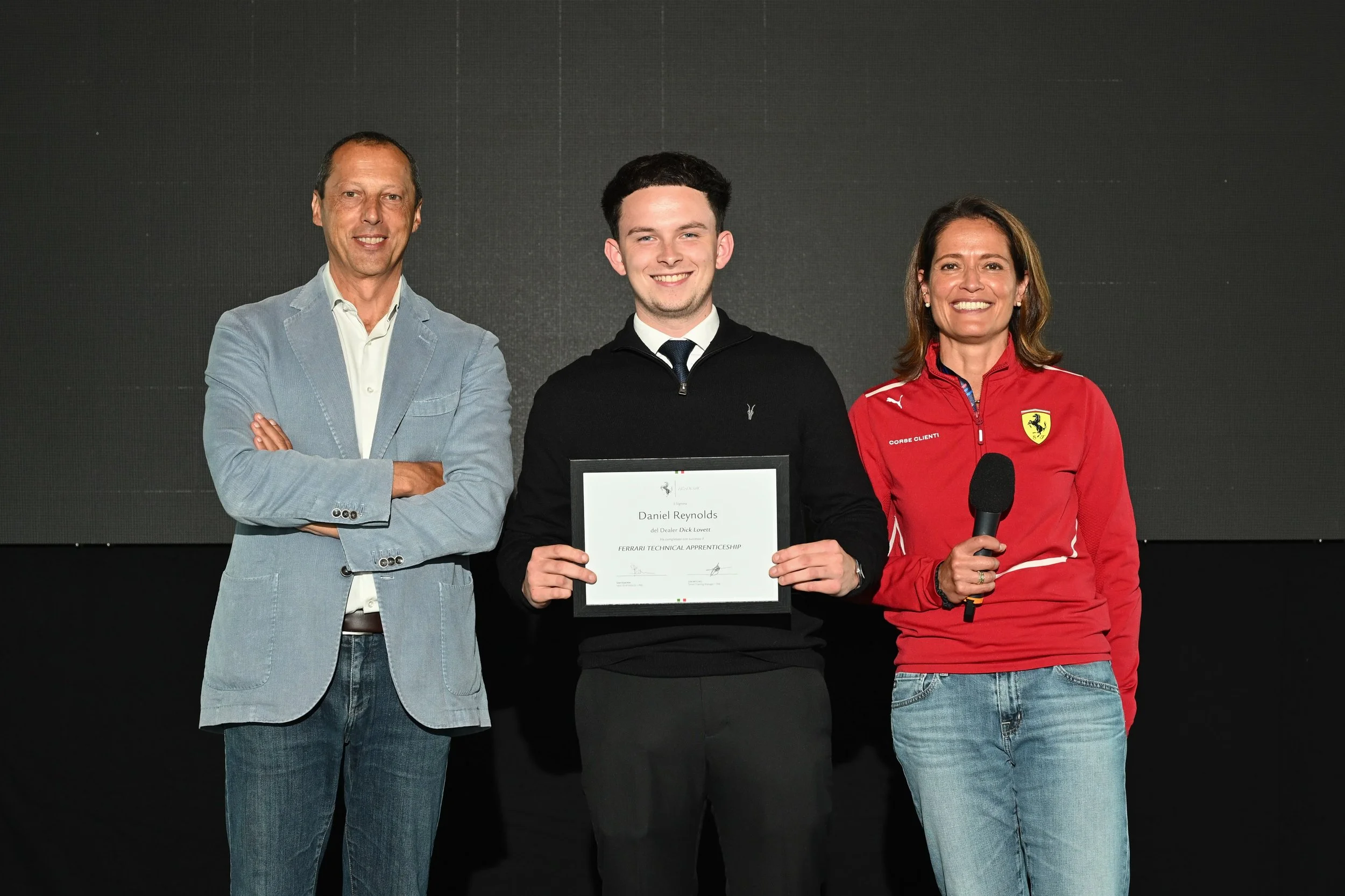 2025_chuk_r05_LQ_graduation-6452-min.jpg