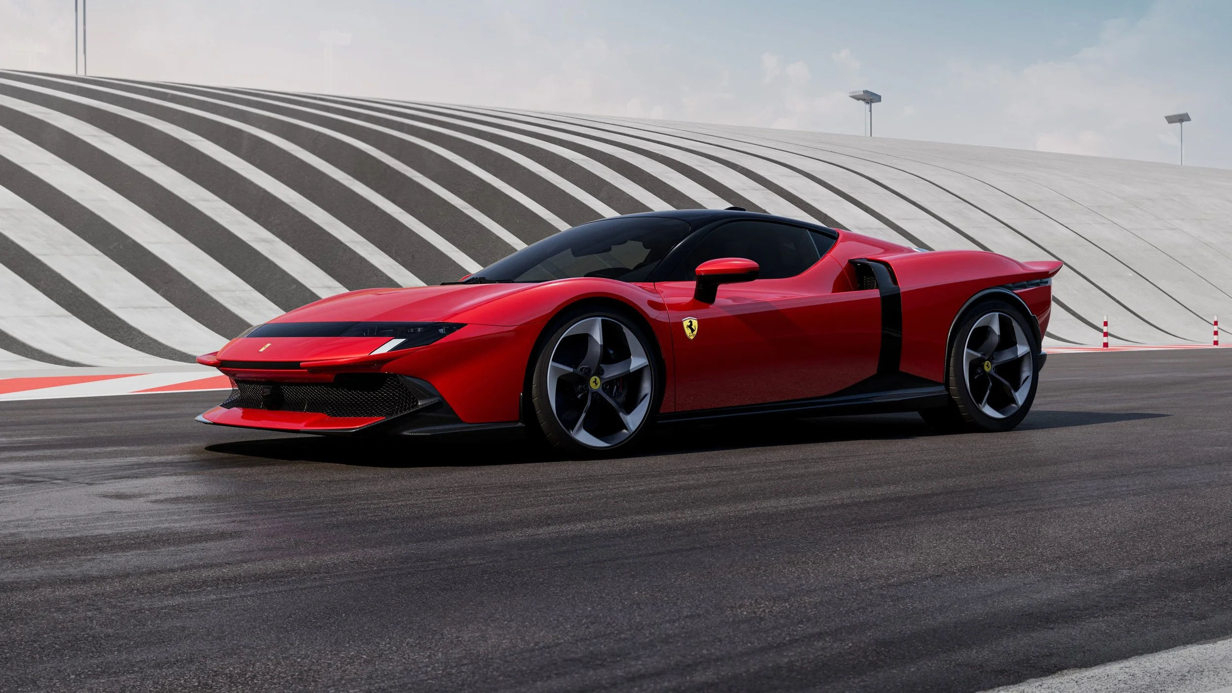 849_Testarossa_16x9_04-min.jpg