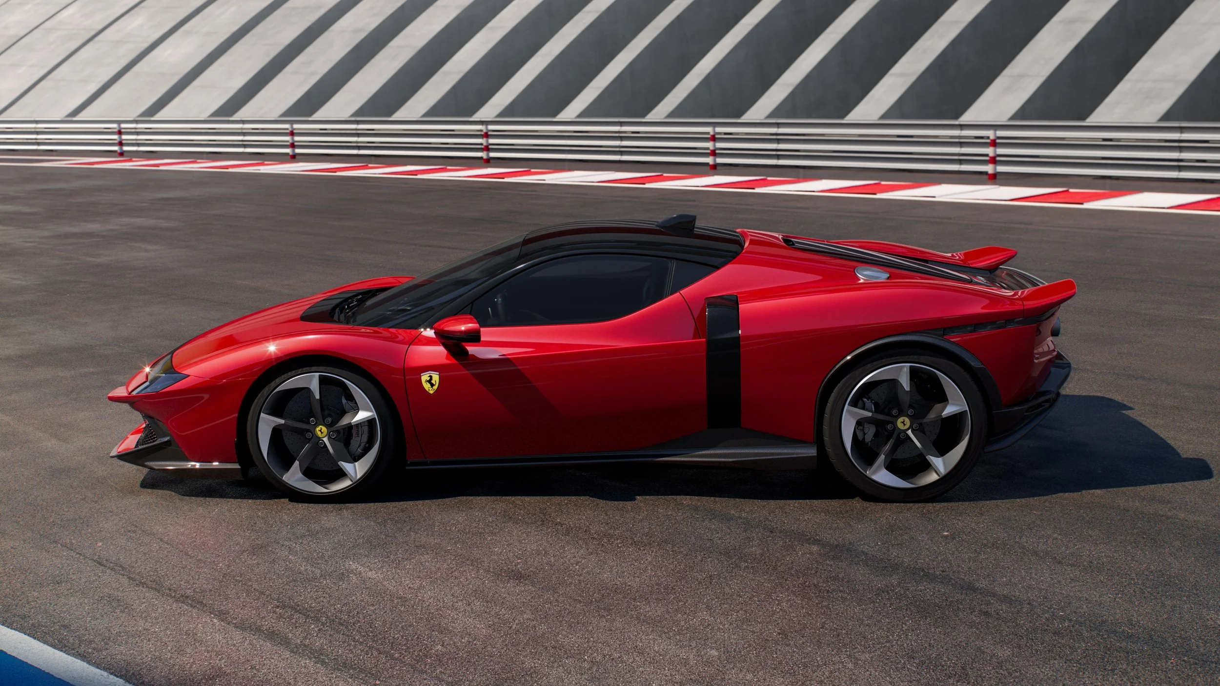 849_Testarossa_16x9_05-min.jpg