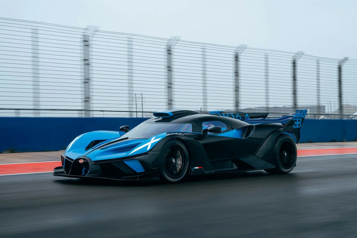 13 2511 BUGATTI-Last-Bolide.jpg