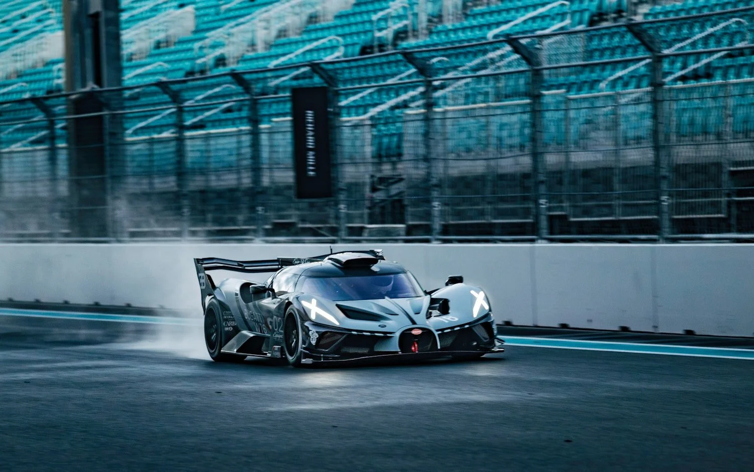 09 2602 BUGATTI-Feeling-the-Track-Miami.jpg