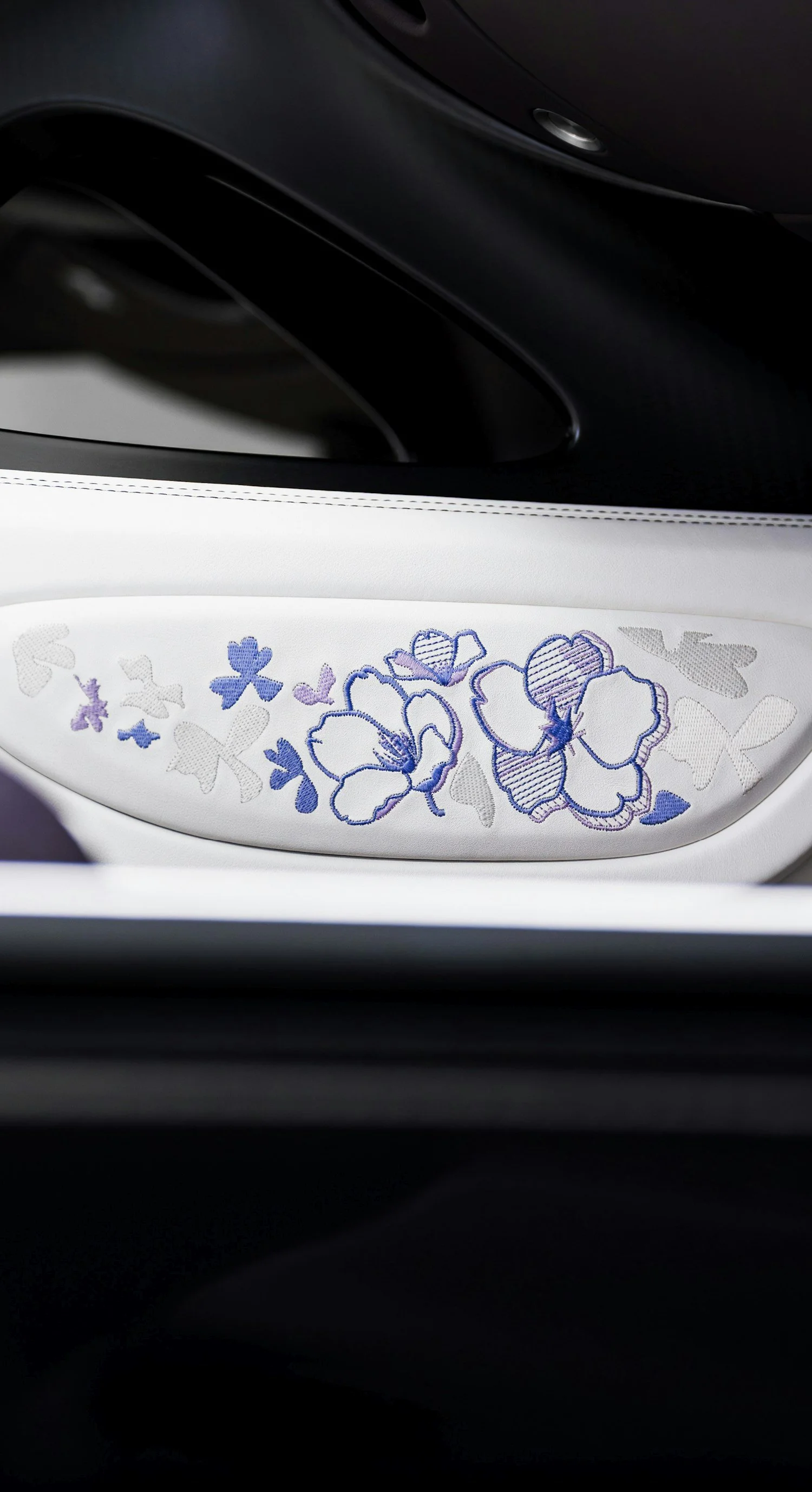 13 BUGATTI-Mistral-Sur-Mesure-Caroline.jpg