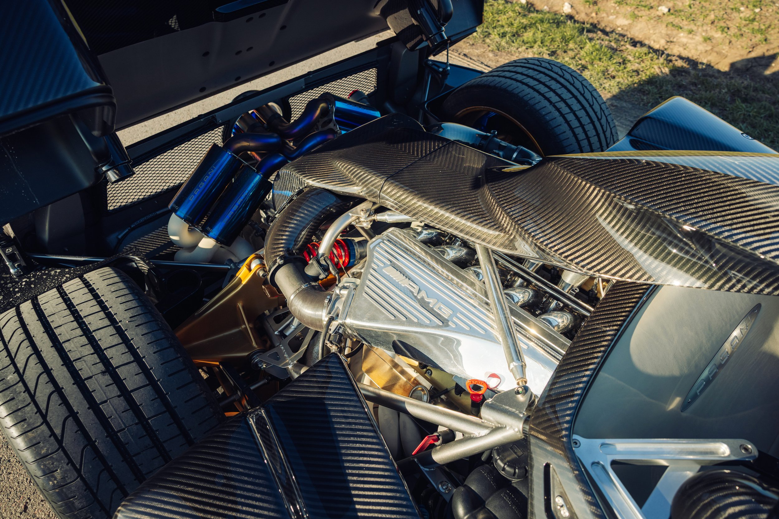 Broad Arrow VE26 2018 Pagani Zonda 760 Unica Roadster engine.jpg