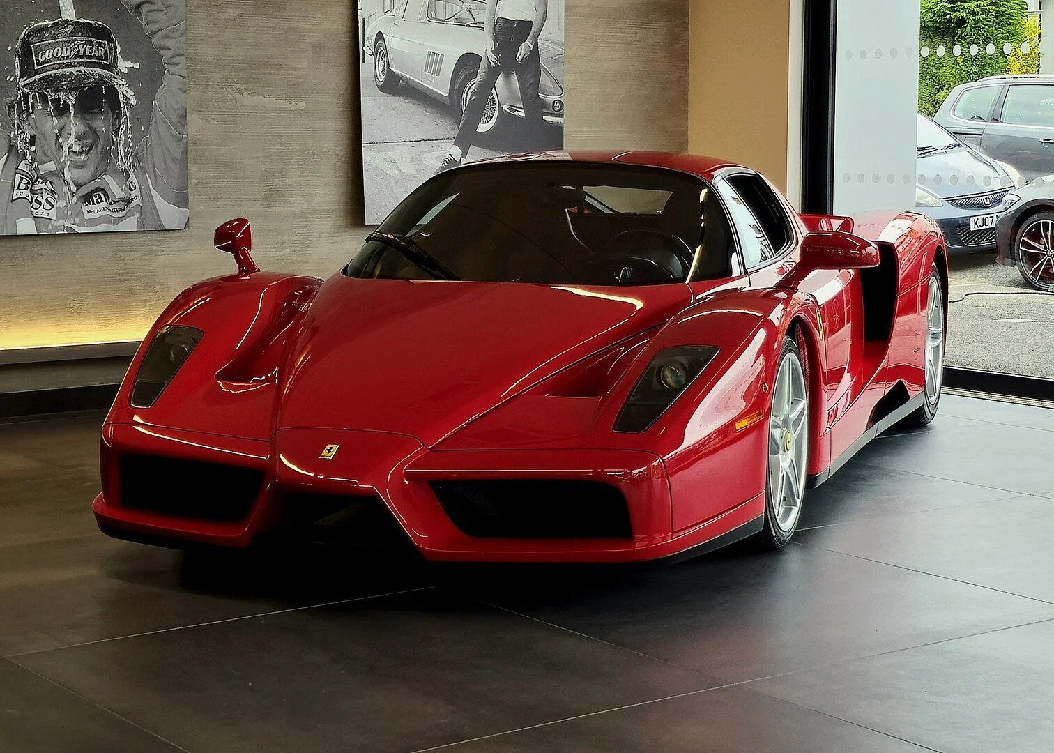 Ferrari Enzo – legendärer Supersportwagen mit V12-Motor aus der Ferrari Formel-1-Technologie