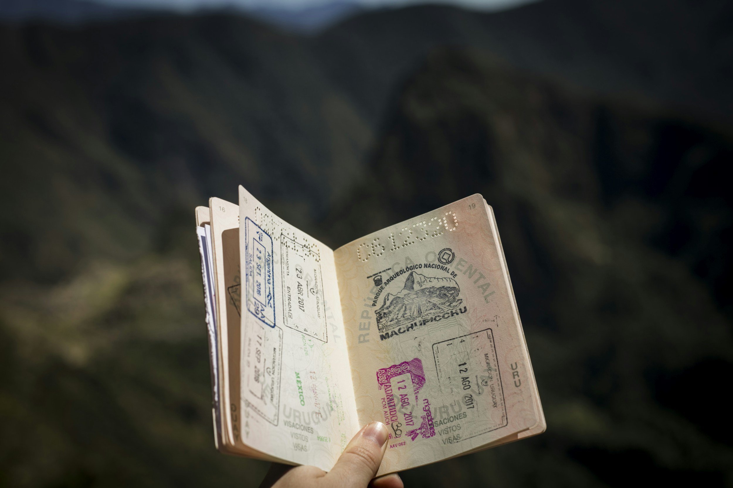World Explorers (Grades 3–5)
Pack your bags for a global adventure! Each week, students "travel" to a new country to explore its geography, culture, and traditions, all while learning to see the world with curiosity and empathy.