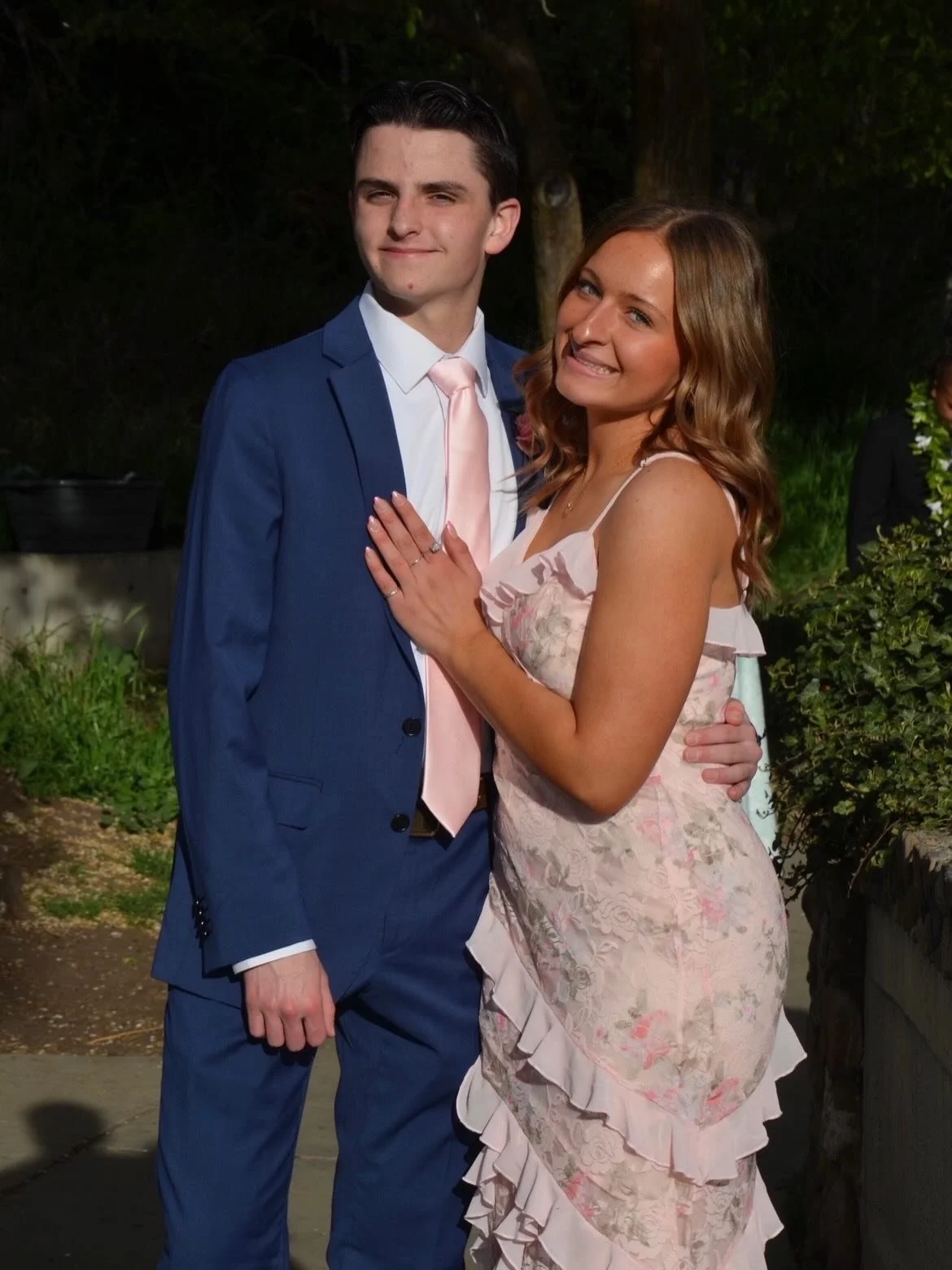 DEAL ALERT 🚨 Spray tans are usually $35 each, but with it being prom season I&rsquo;m running a special deal 🫢 if you have a group of 3 they will only be $25 each.

Each spray tan is customized, you get to choose how dark you want to be! I will als