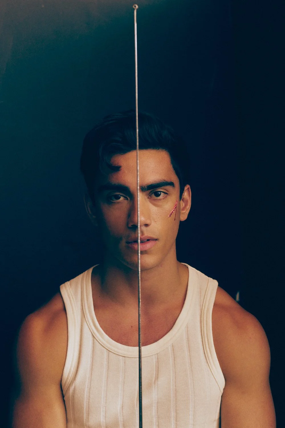 V MAN SEA - MItchell Saron0303 1.jpg