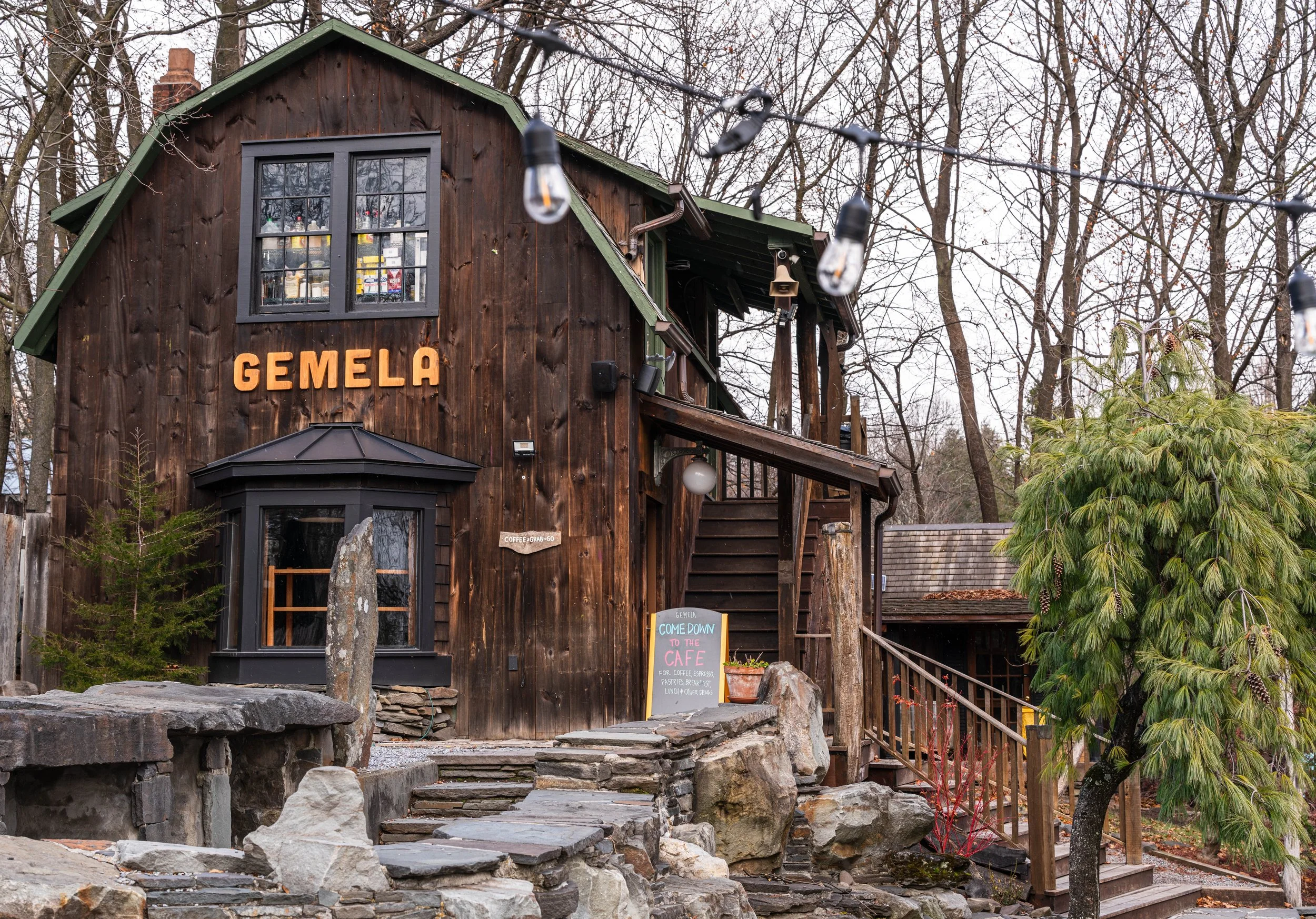 43-45 Mill Hill Rd "Gemela"