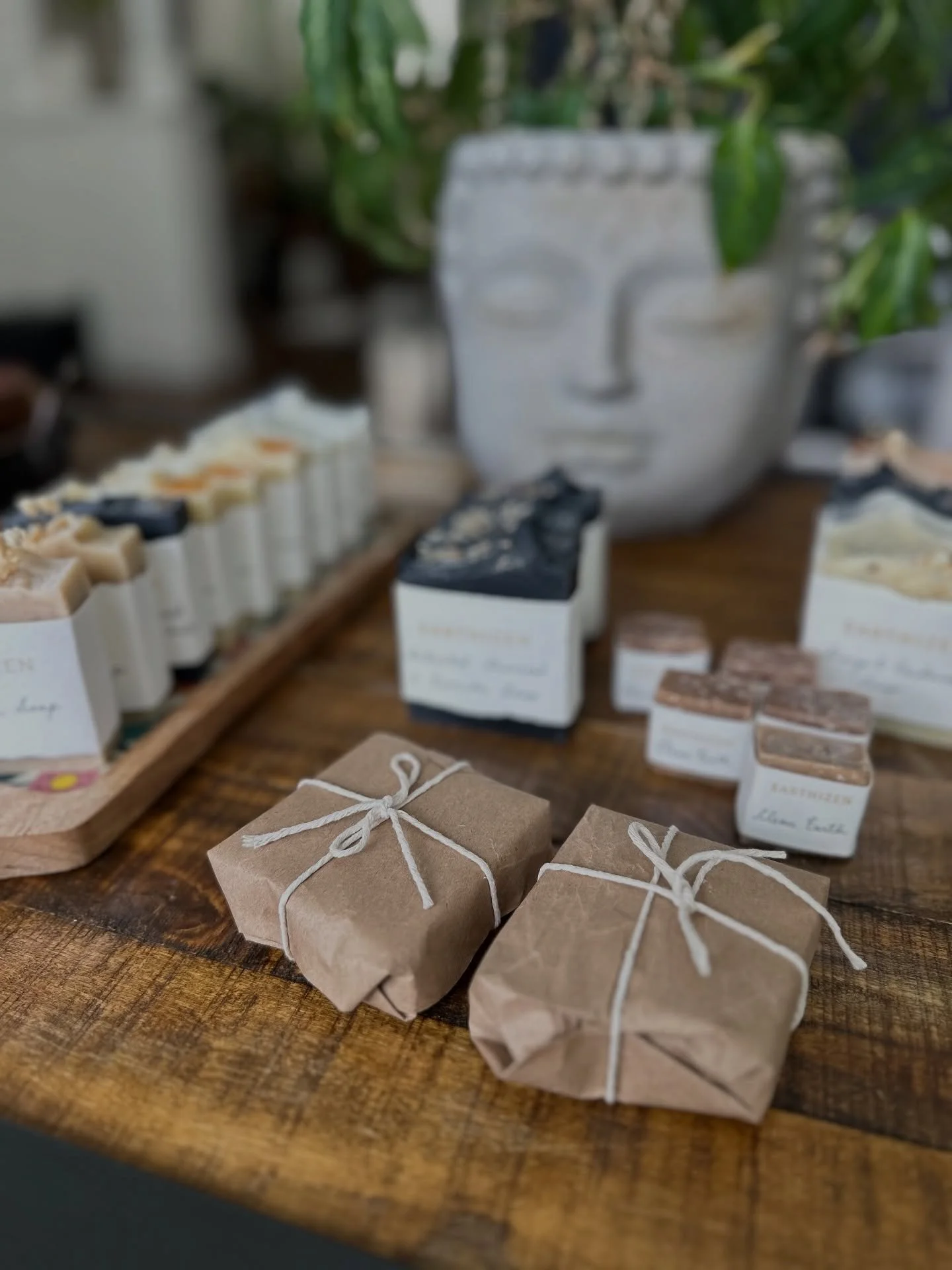Orders getting packed 🛍️. I love adding free samples in the orders so customers get a little surprise 🎁

#handmadesoap #plasticfreepackaging #naturalsoap #naturalskincare #skinhydration