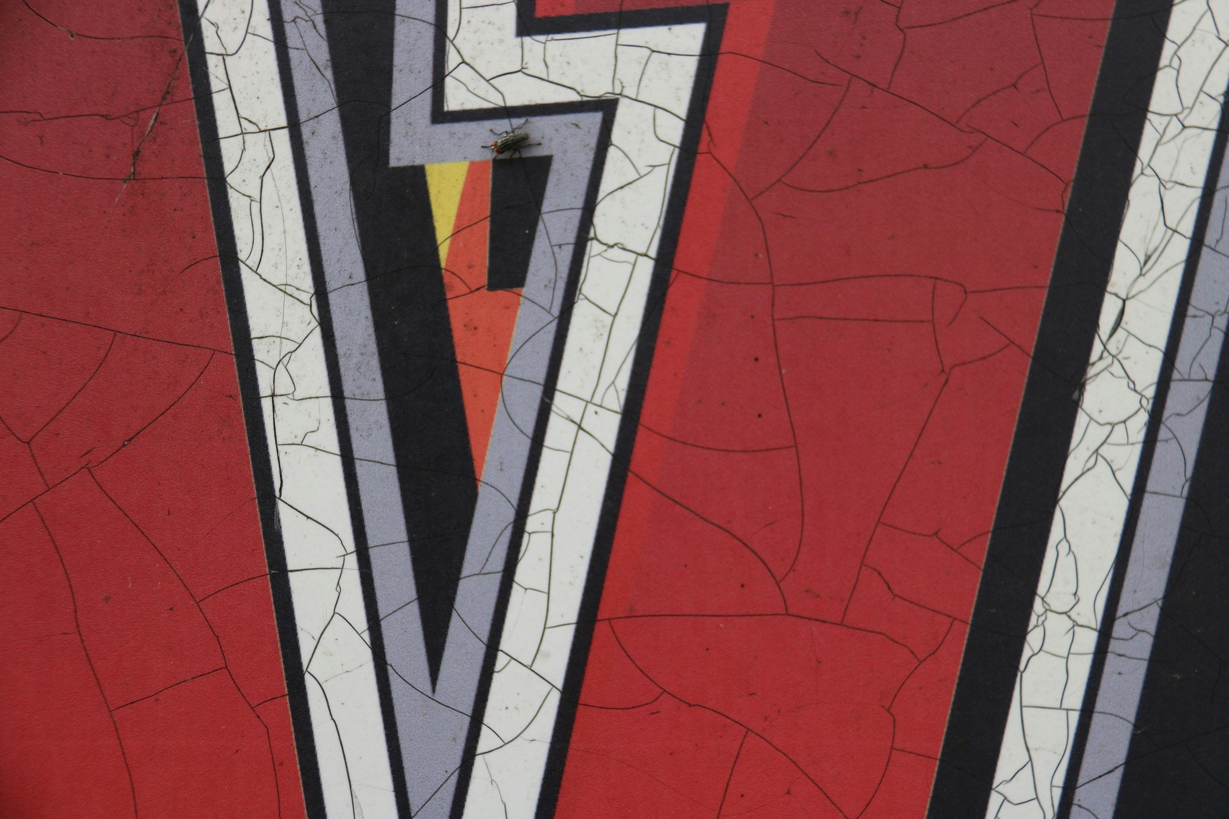 La Relación en V: Cuando no todos están enamorados de todos (y eso está bien… o no)