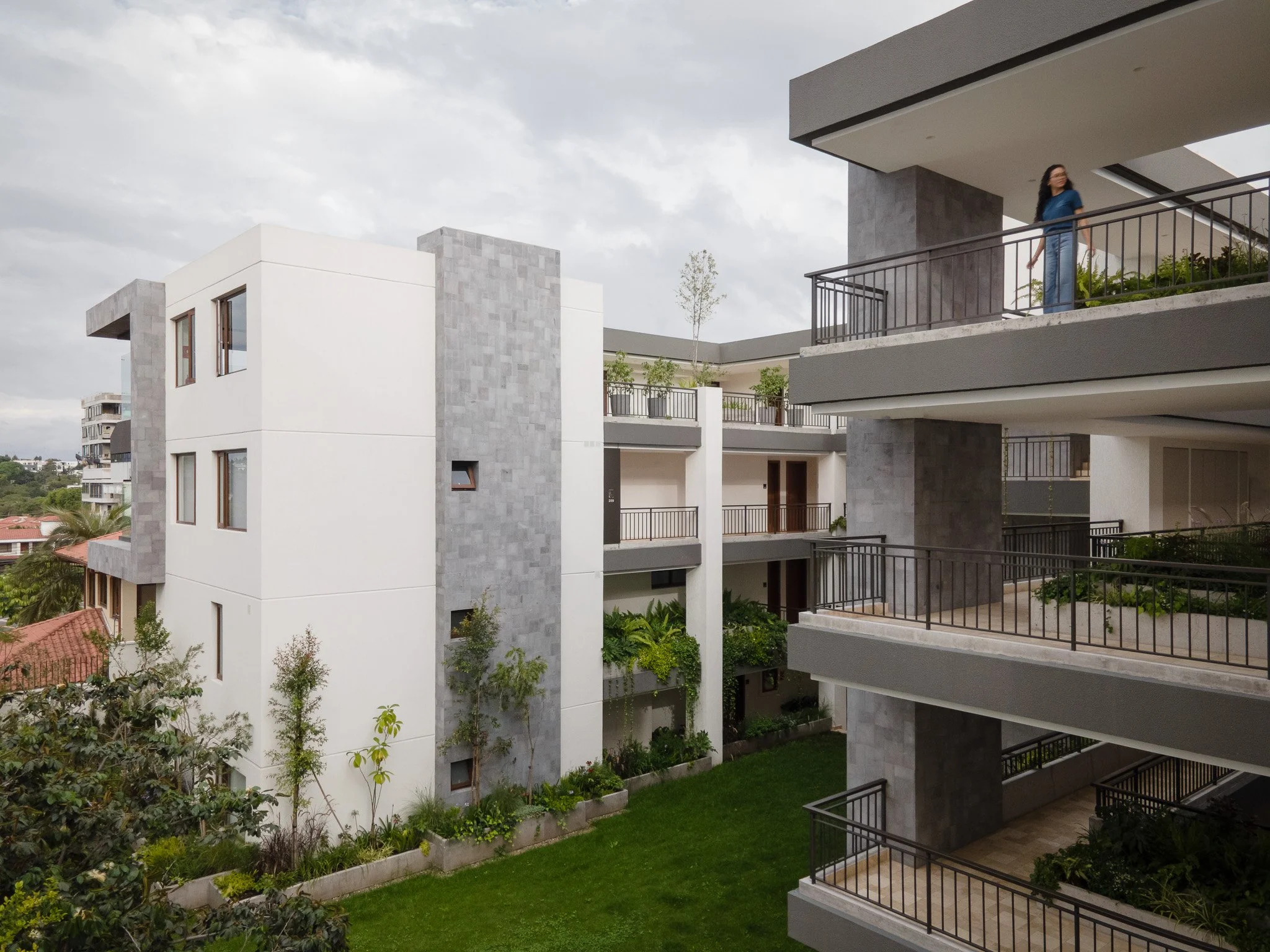 CAPA-FS-JPEG-MD-syrah palms_tumbaco-7.jpg