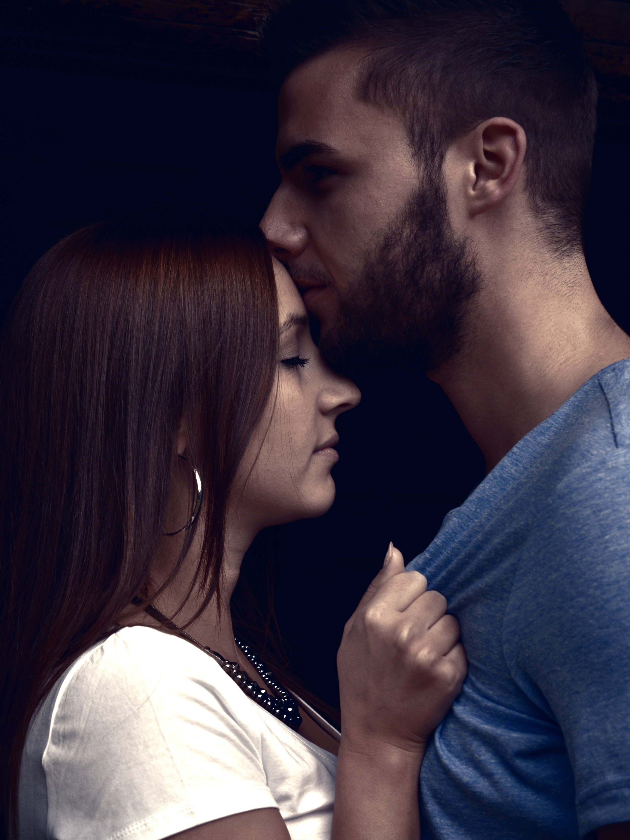 The Difference Between Performance and Presence — In Bed and in Life