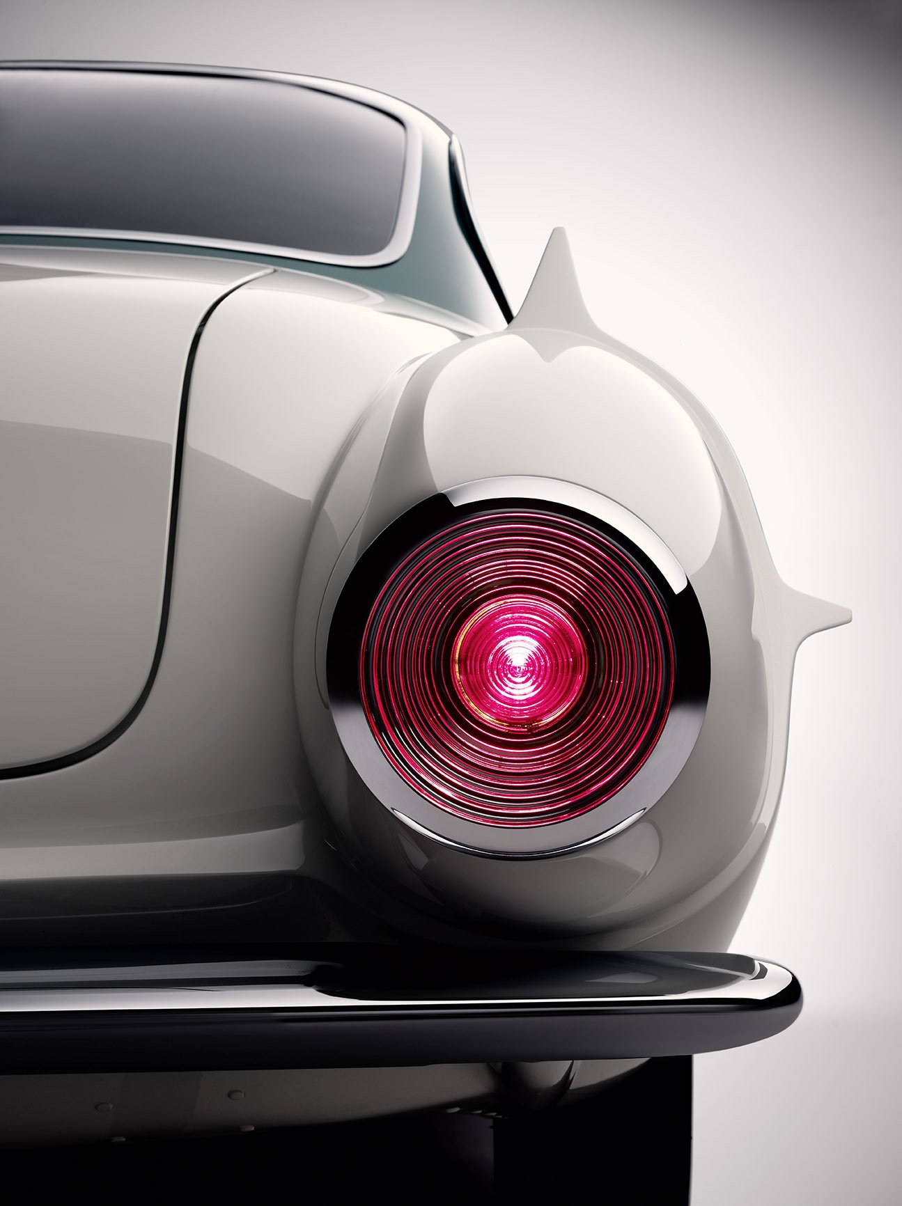 1956_Aston_Martin_DB2_4_TailLight_Detail_034-dc5b.jpg
