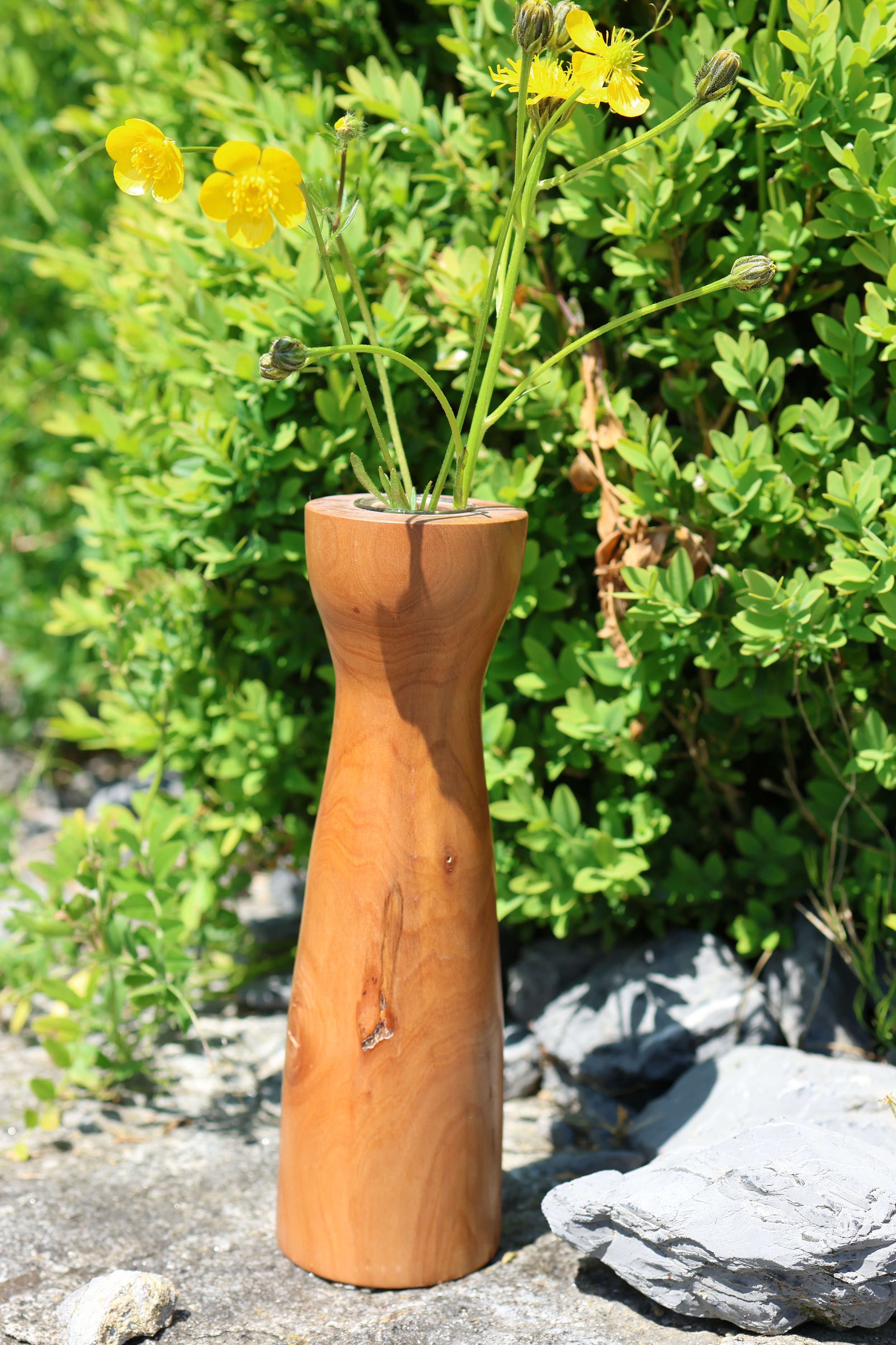 Blumenvase aus Apfelholz