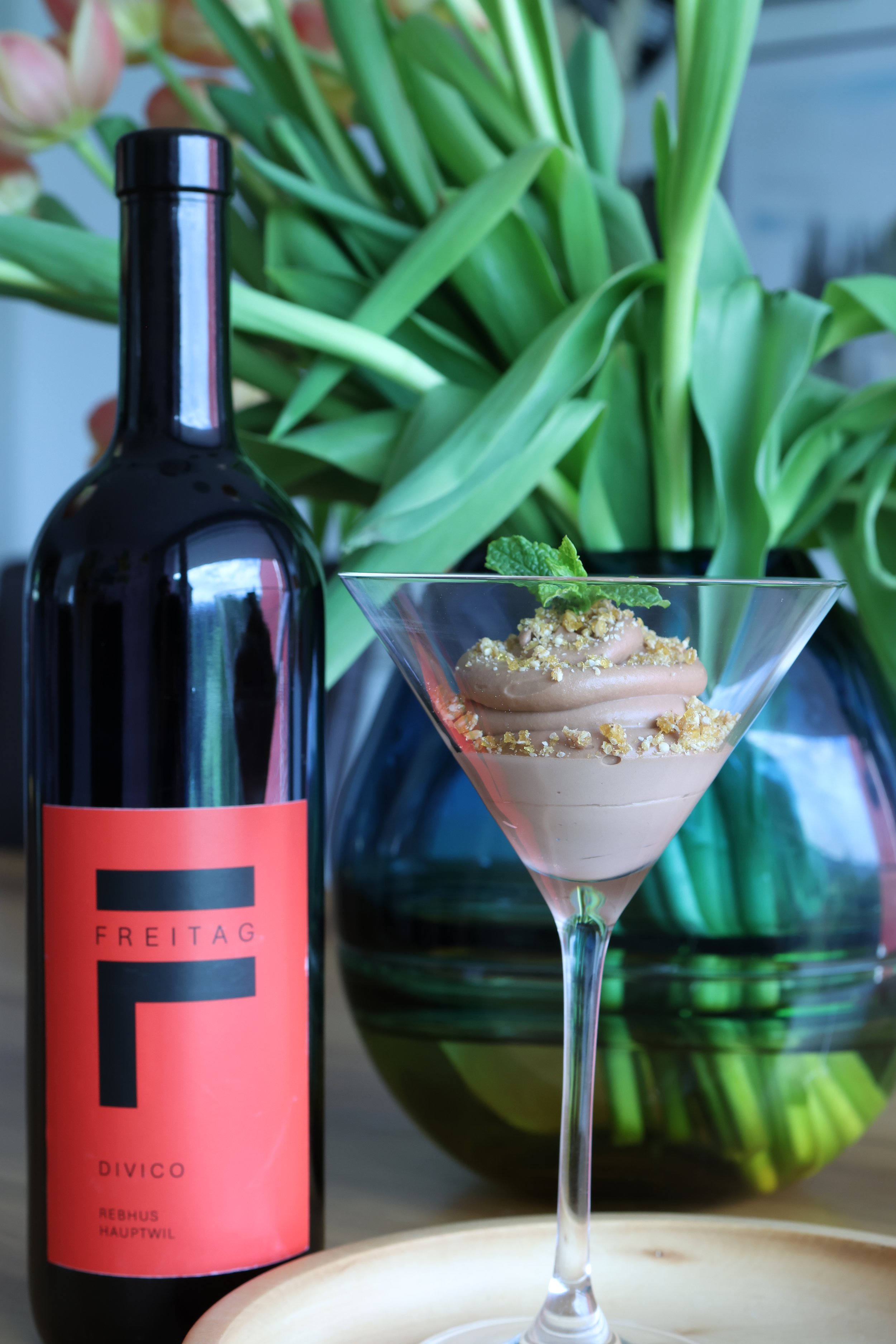 Schokoladen Mousse ohne Ei zu einem Glas Divico vom Rebhus