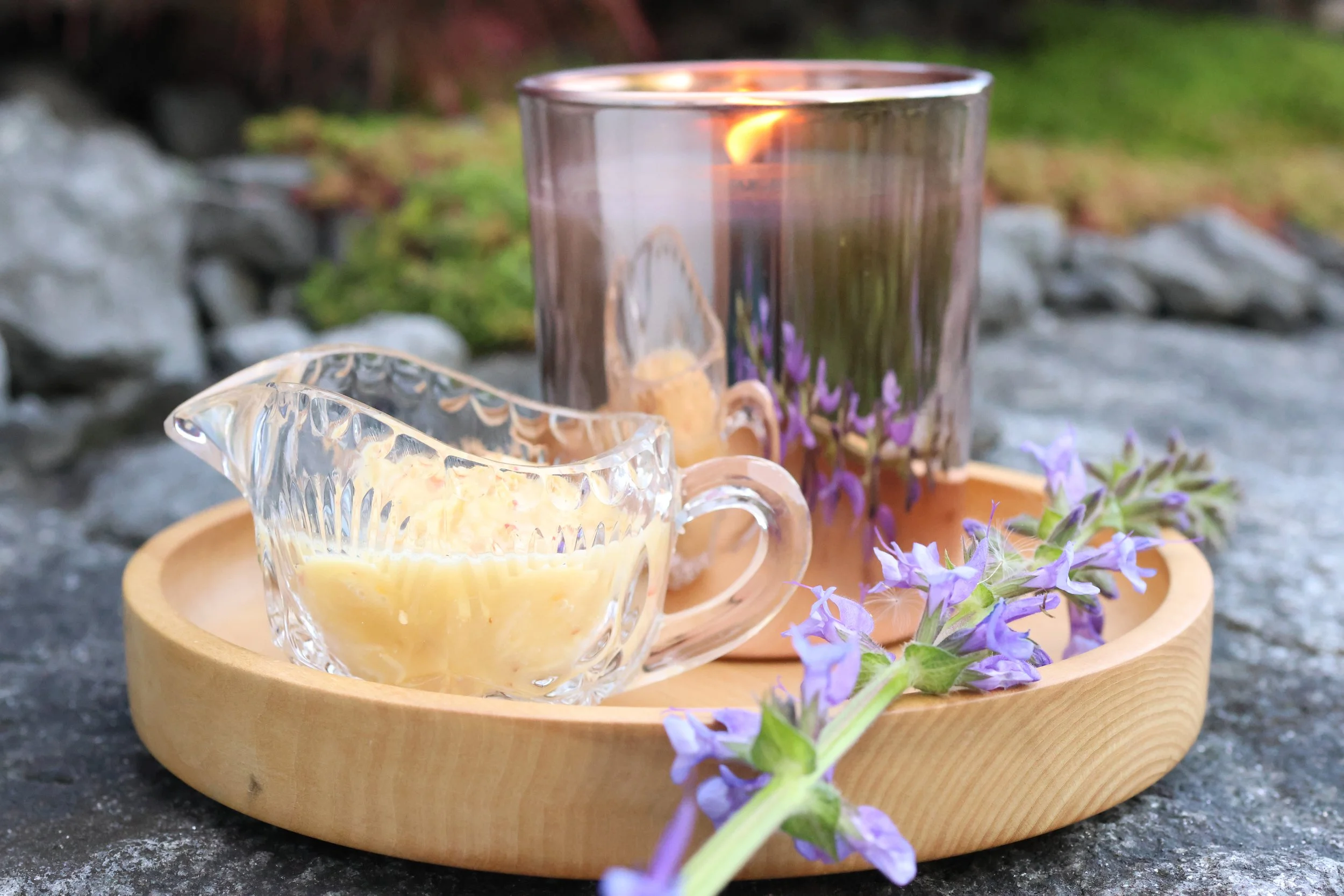 Gesichtsmaske aus alten Äpfel im Rebhus