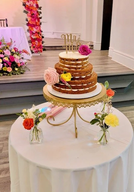 Cake table flowers