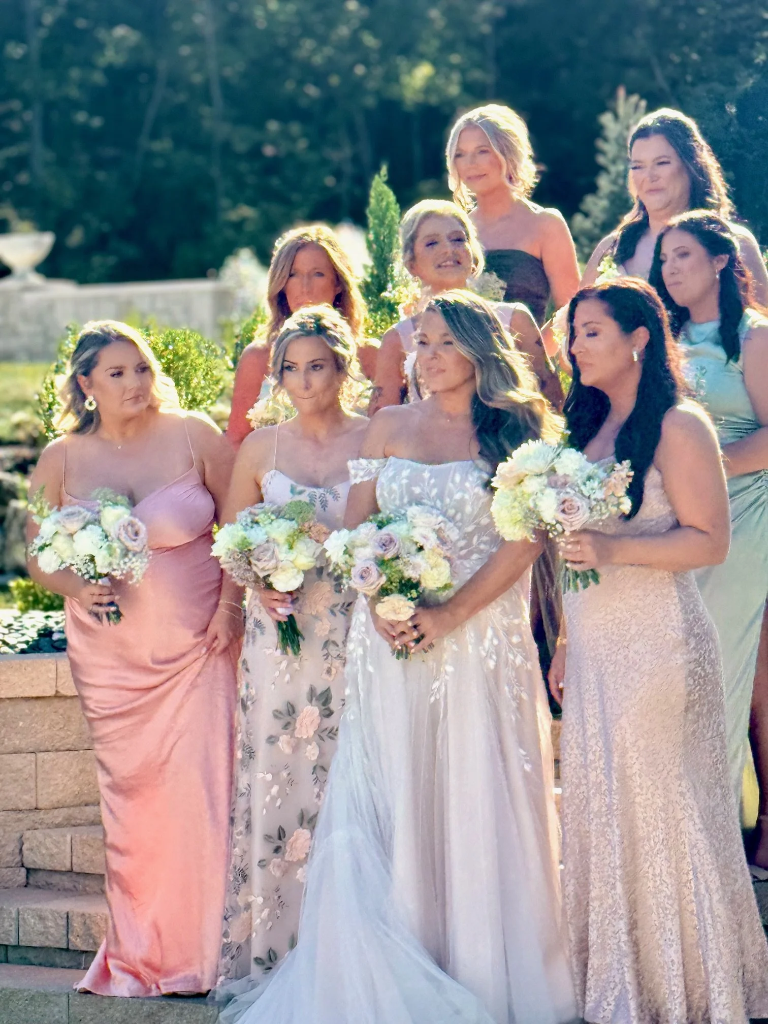 Bridal party with bouqet set.