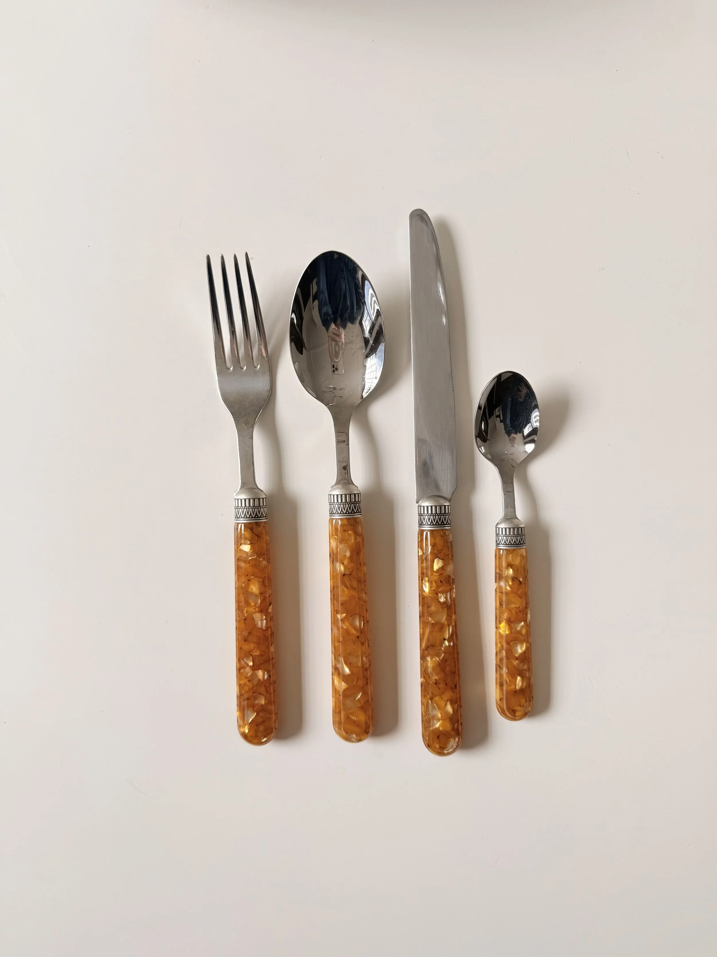 ORANGE/BROWN SPARKLE FLATWARE