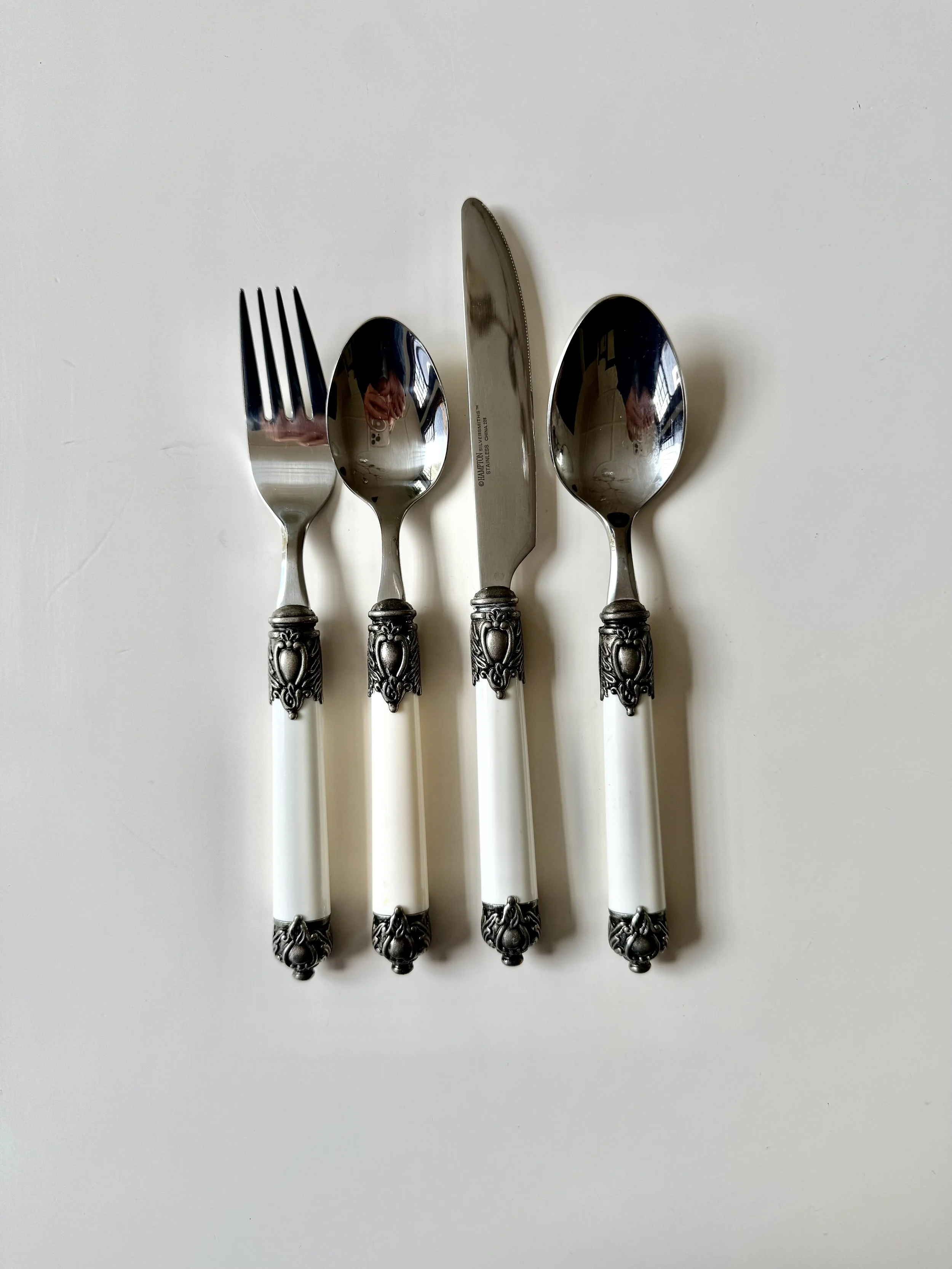 WHITE & CHROME FLATWARE