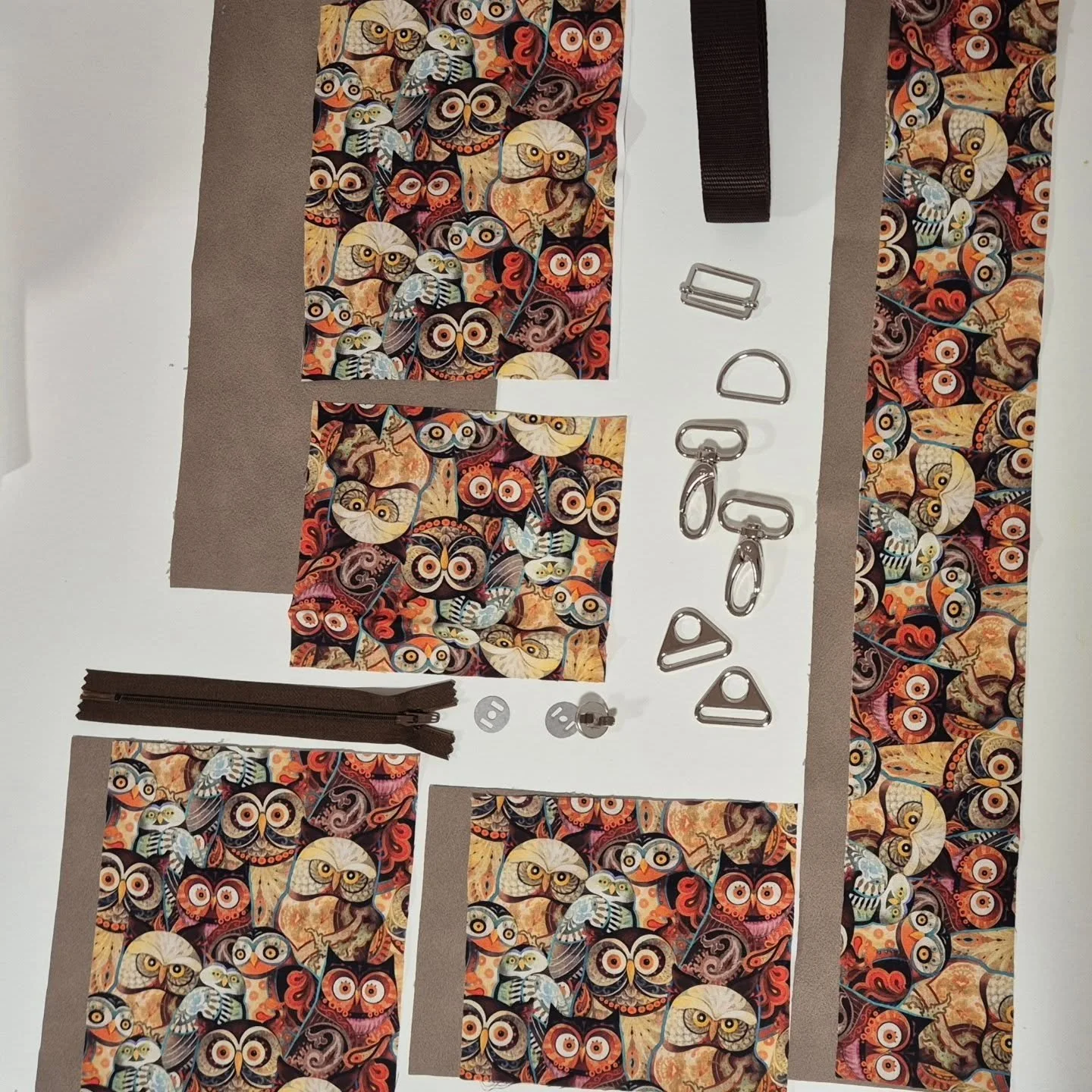 Aus vienen Teilen wird eine Tasche.
Die hier auf wunsch f&uuml;r meinen Partner.