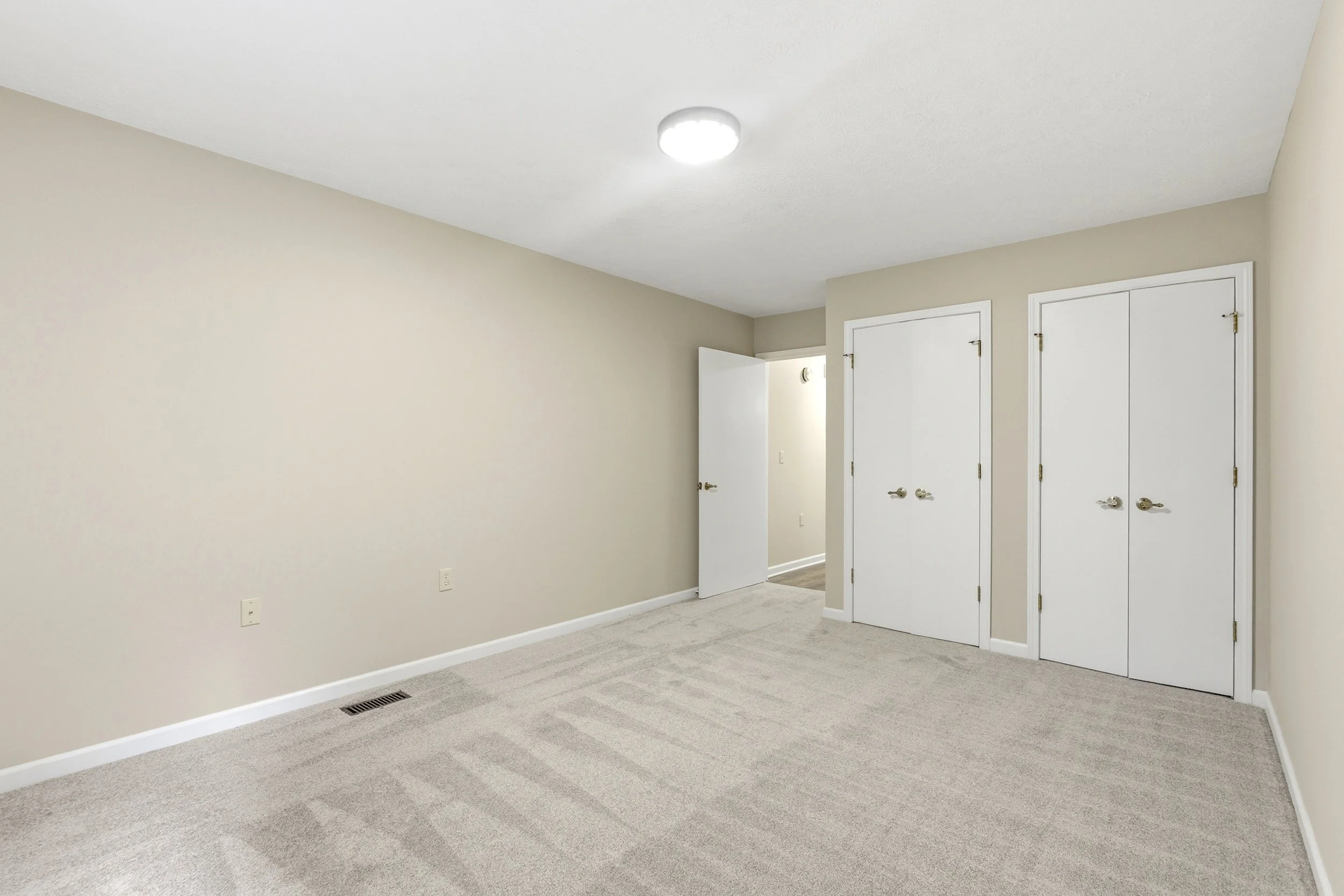 5304 caring cove 00019.jpg