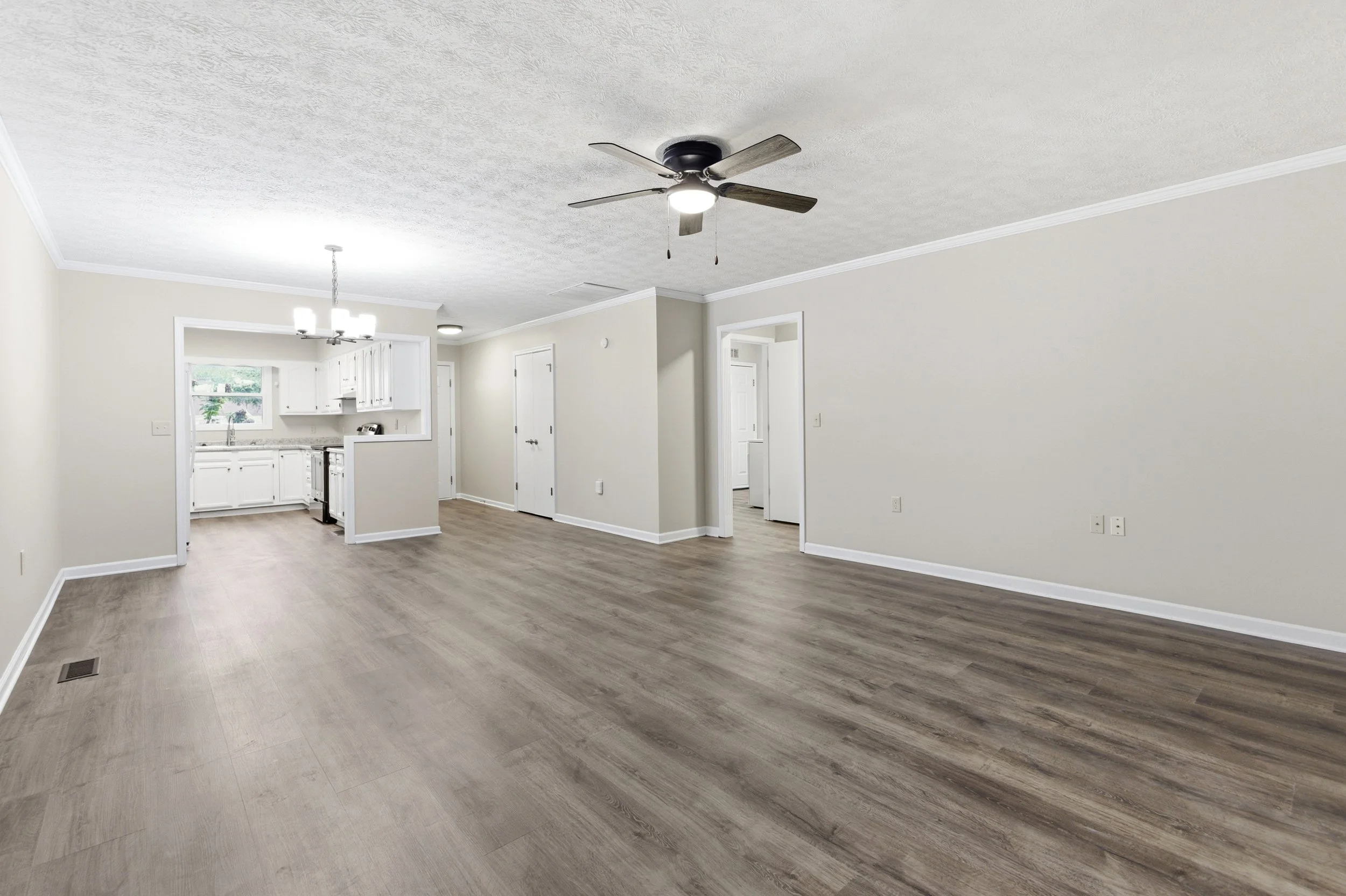 5304 caring cove 00007.jpg