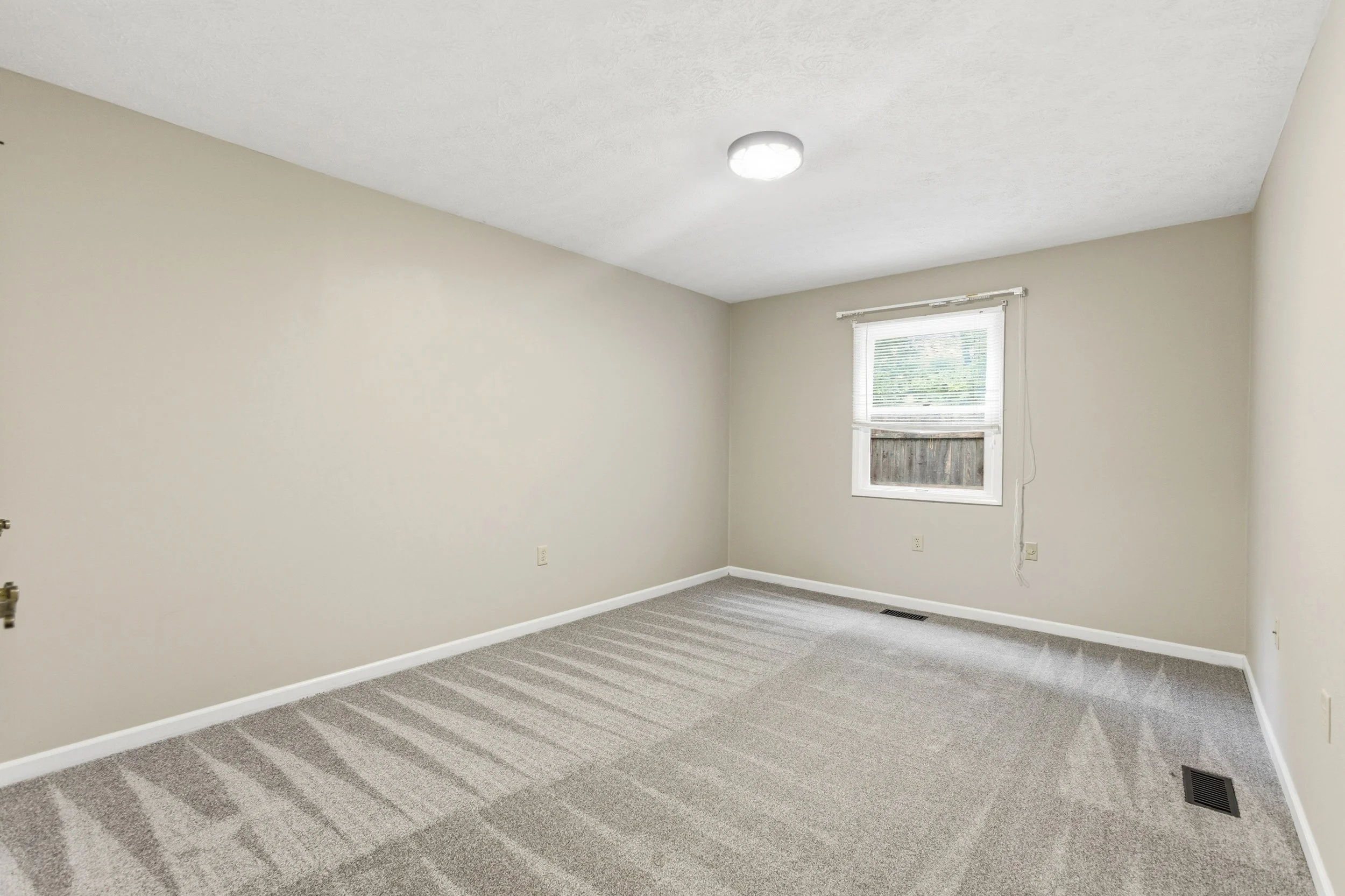 5304 caring cove 00017.jpg