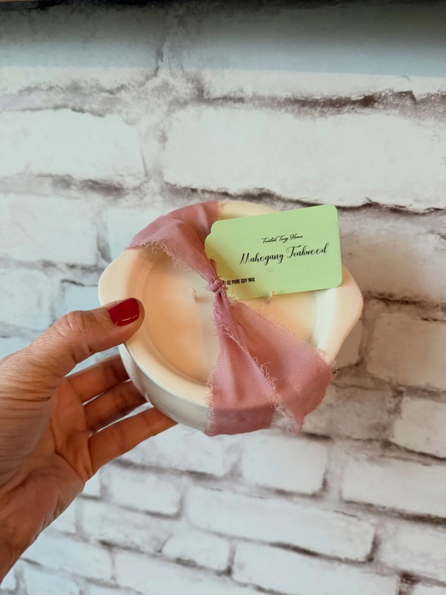 Rolling into the shop at the end of the week&hellip; CANDLE CROCKS! 
And not just any crocks&mdash;three brand‑new, absolutely delicious scents:

🔥 Mahogany Teakwood
🏖️ Bonfire Beach
🌅 Golden Sunrise

Each one smells like warm summer vibes.
Honest