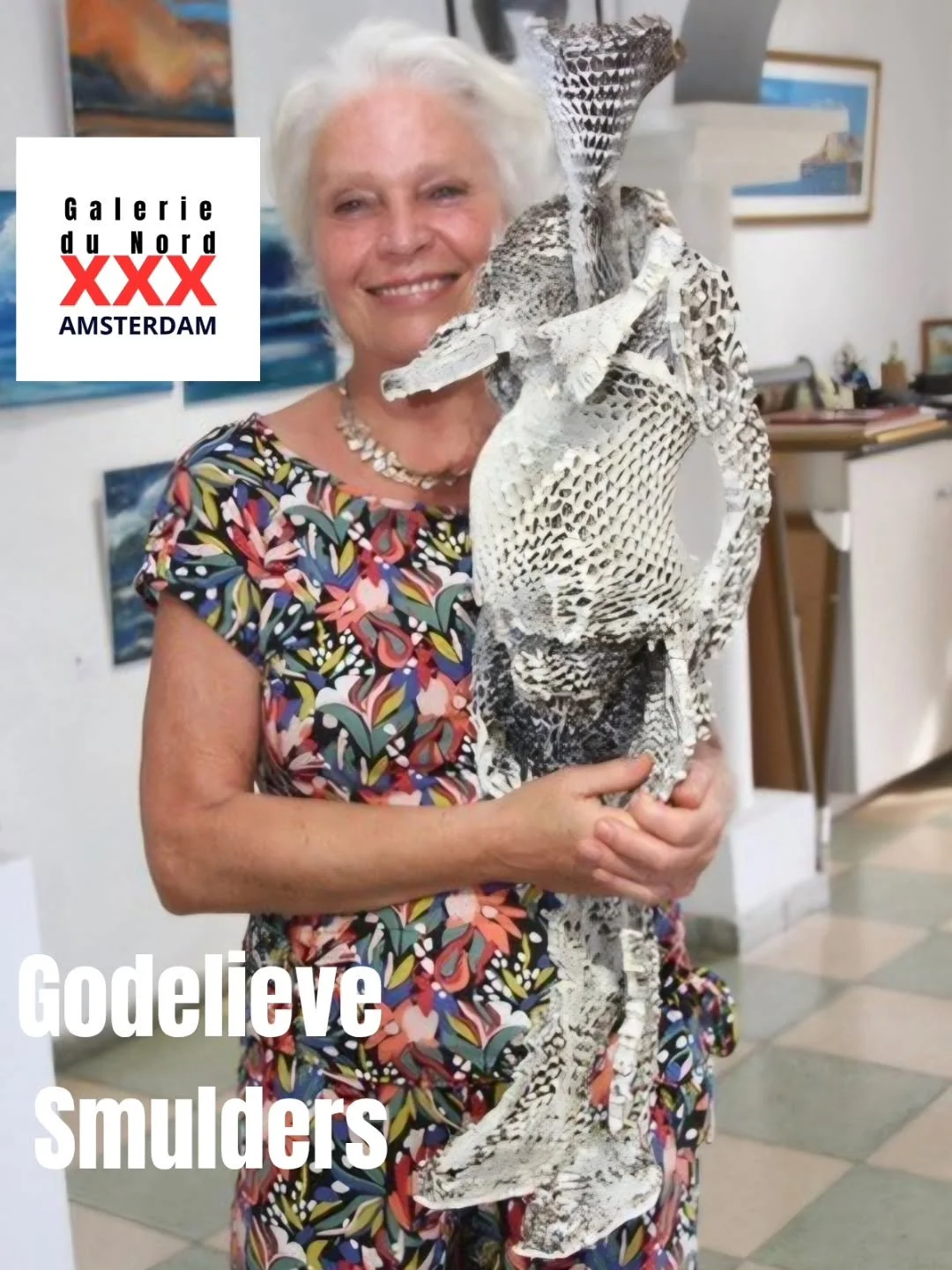 Godelieve Smulders &ndash; Beeldhouwer van verstilling en menselijkheid

Godelieve Smulders maakt sculpturen die de innerlijke wereld van de mens tastbaar maken. In haar beelden ontmoeten kwetsbaarheid en kracht elkaar: zachte lijnen, verstilde houdi