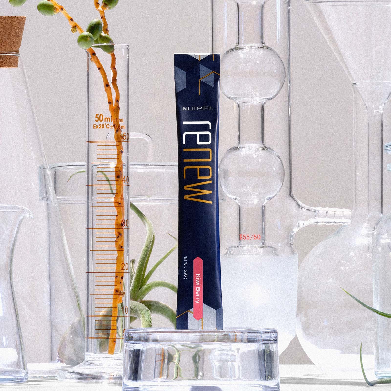 Renew pouch with lab equipment – high-performance anti-aging formula supported by science