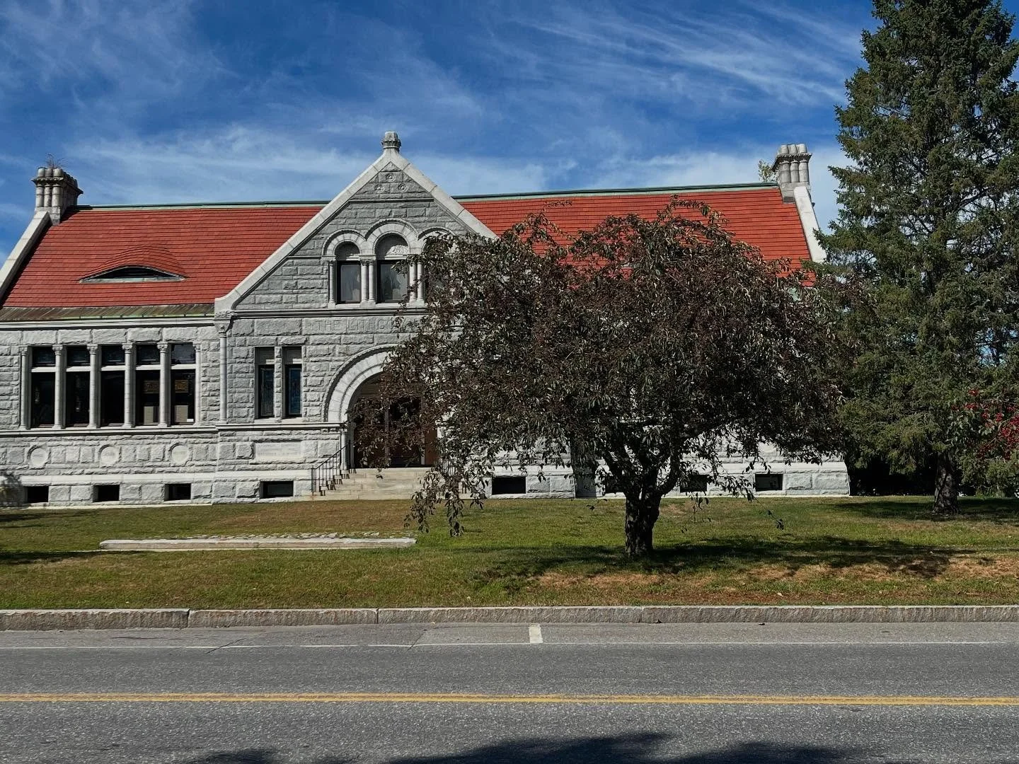 📚Thank you @lithgowlibrary for hosting me at your staff day yesterday. I so enjoyed spending time with your amazing library and dedicated staff. #librariesrock #empoweredstaff #supportlibraries 📖