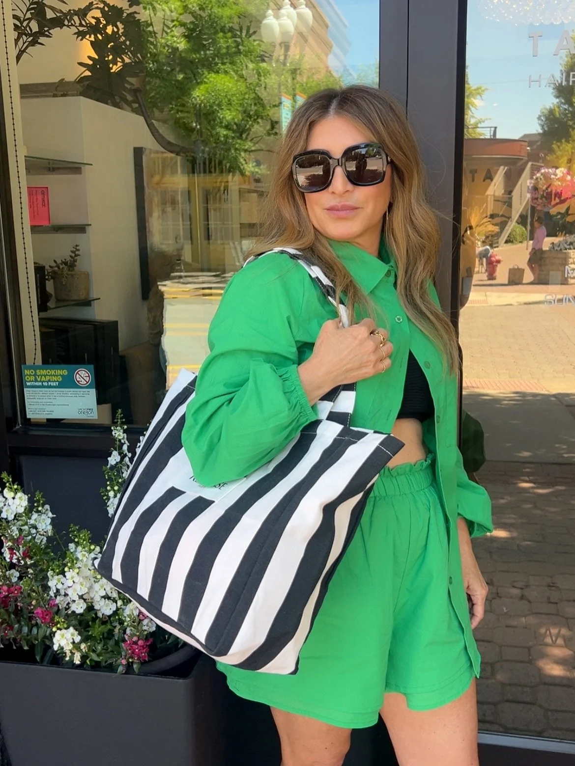 Rosa&rsquo;s here proving great hair and a great bag go hand in hand 💚🖤🤍 When you spend $150+ on your favorite K&eacute;rastase products, this bag is yours! Just in time for all your summer plans😉☀️

Come stop by and stock up while supplies last✨
