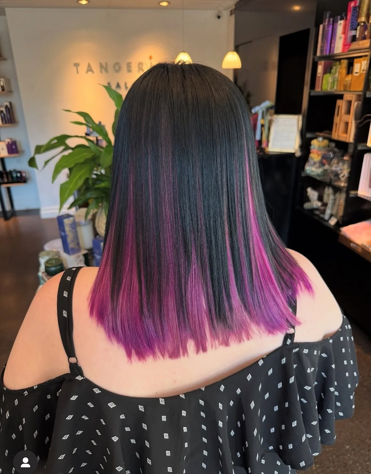 A moment for this amazing transformation by the amazing @high_strangeness_hair 🖤💜 If you&rsquo;re looking for a hairstylist that will bring your vivid dreams to life, look no further! 🦄✨
