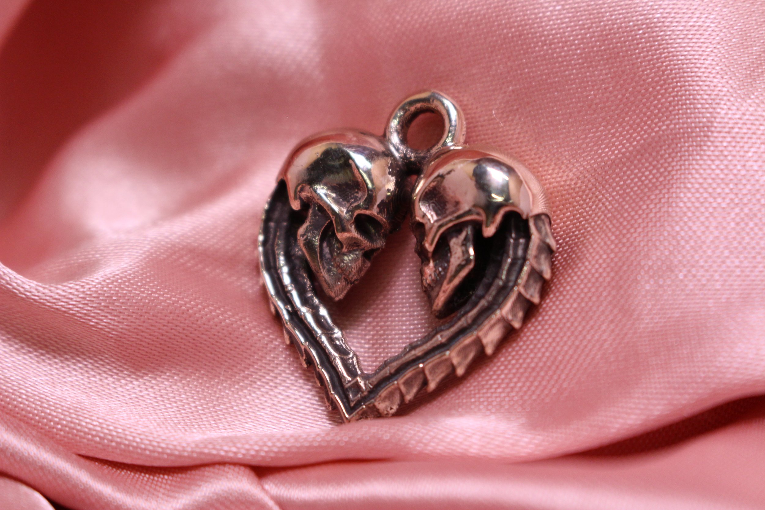 2 Skulls Charm - Bronze 2.JPG